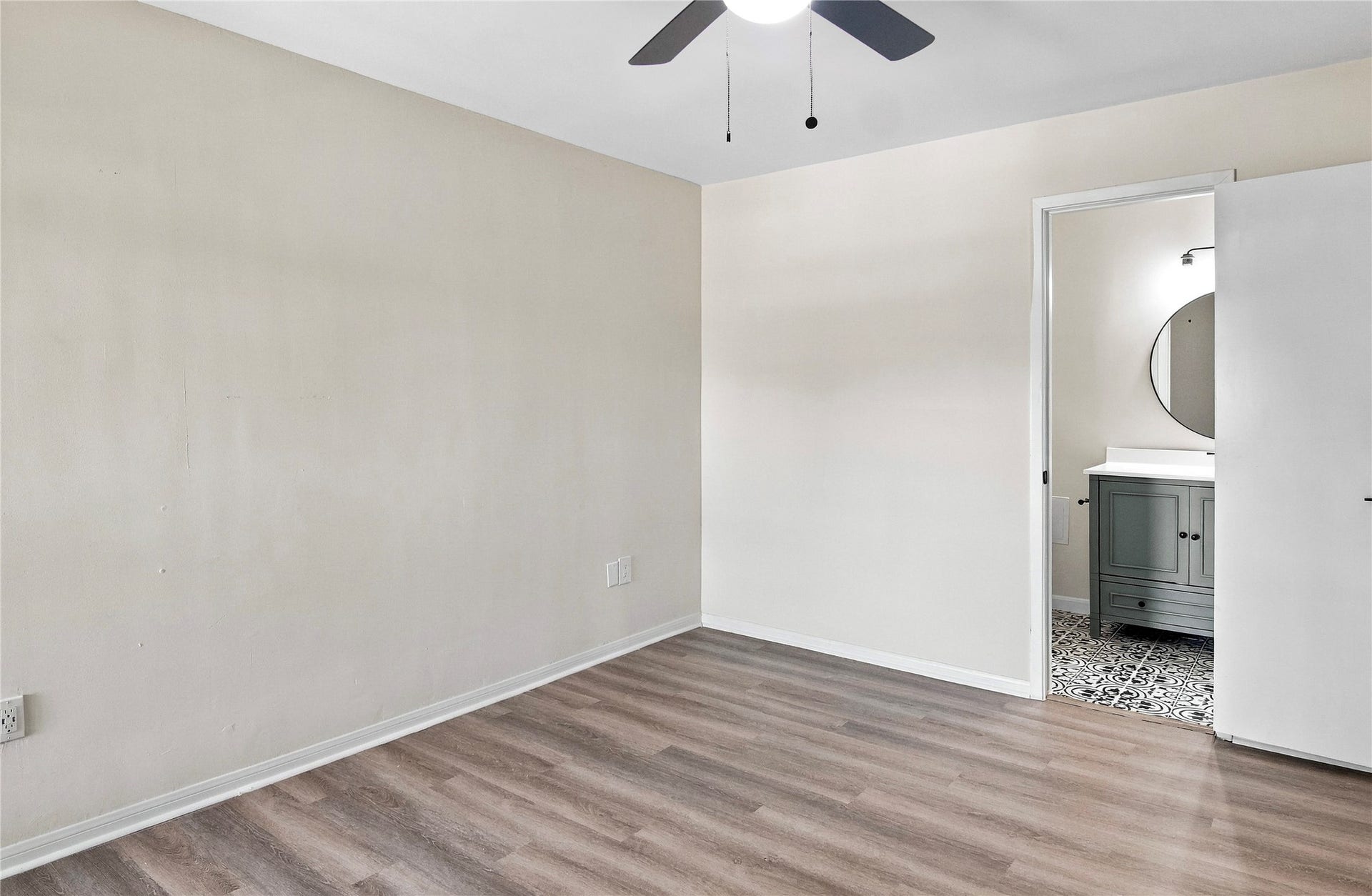 1516 Bay Area Boulevard, #P20, Houston, TX 77058 Bedroom