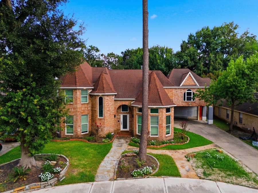 Property photo for 6915 Pebble Beach Drive, Houston, TX