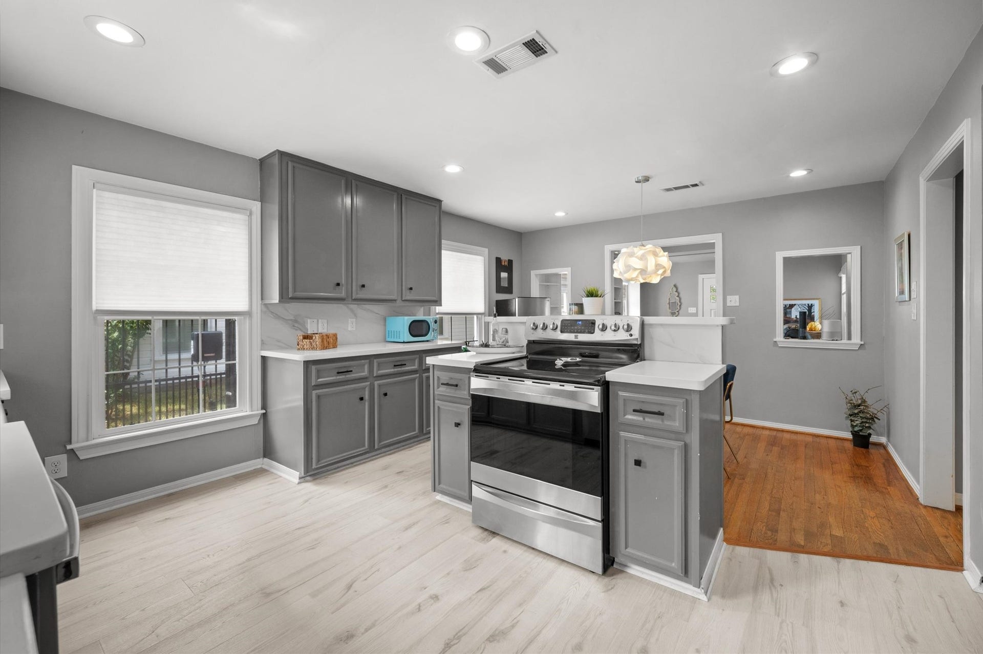 1511 Sue Barnett Drive, Houston, TX 77018 1511 Sue Barnett Drive, Houston, TX 77018