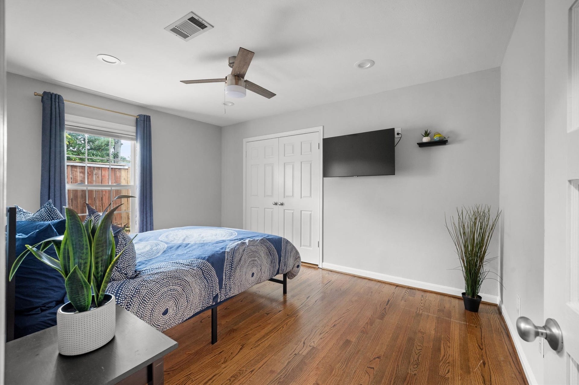 1511 Sue Barnett Drive, Houston, TX 77018 1511 Sue Barnett Drive, Houston, TX 77018