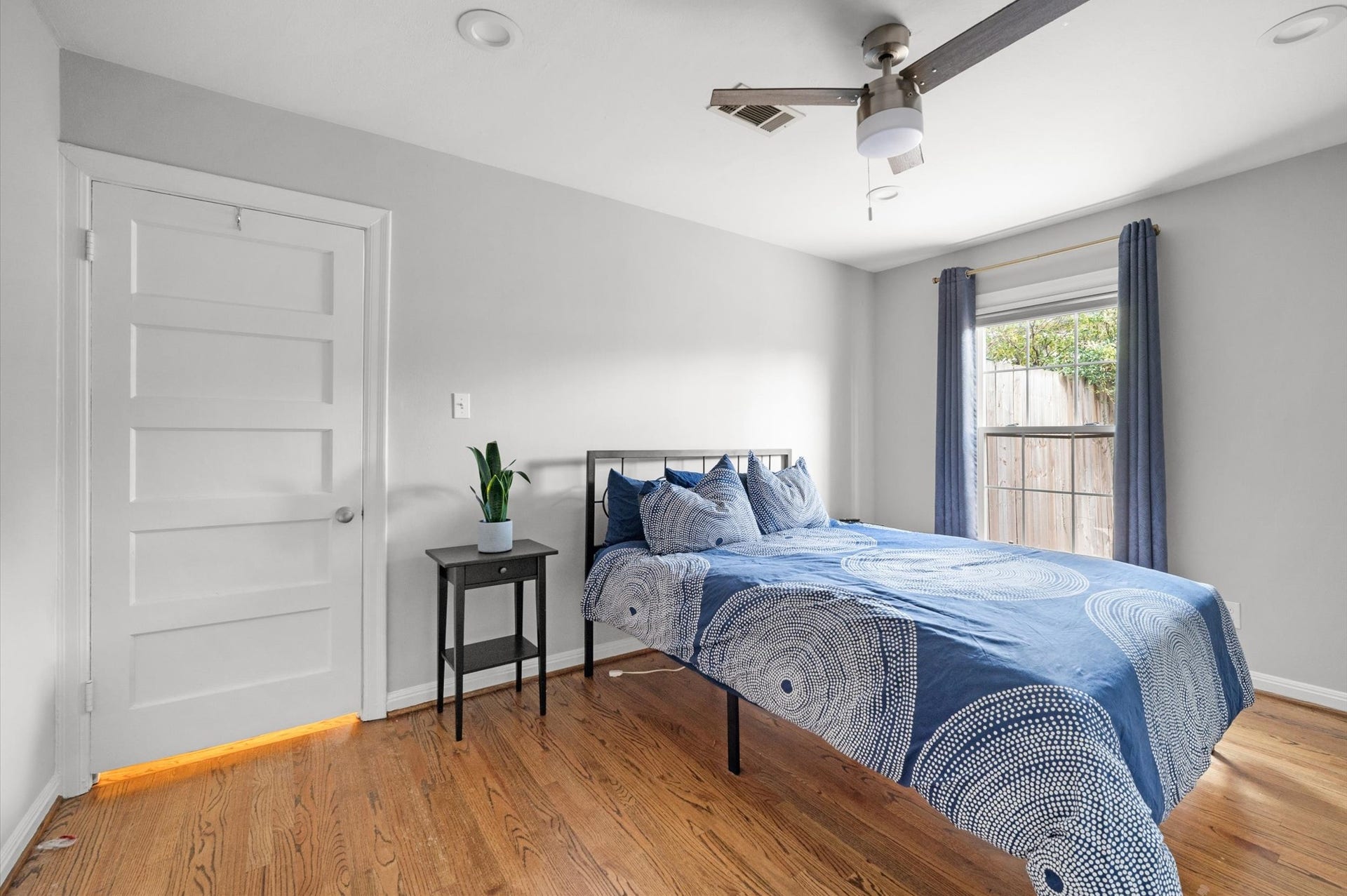 1511 Sue Barnett Drive, Houston, TX 77018 1511 Sue Barnett Drive, Houston, TX 77018