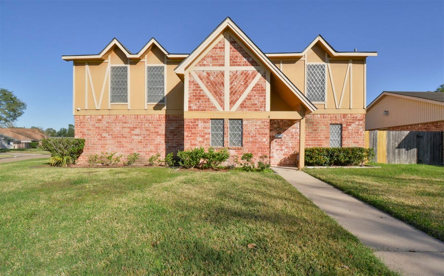 Property photo for 13915 Roundstone Lane, Houston, TX