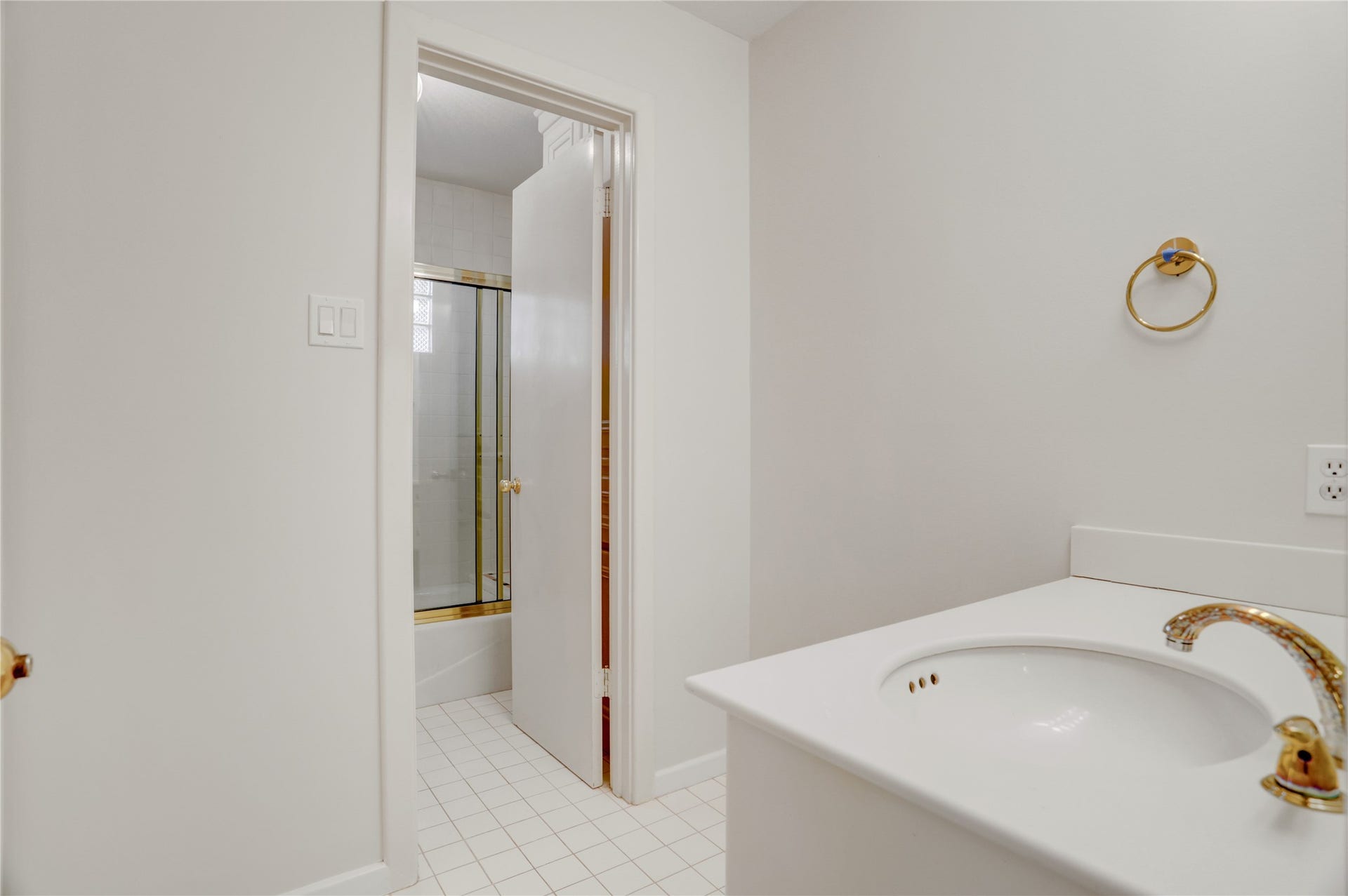 3826 Colony Woods Drive, Sugar Land, TX 77479 3826 Colony Woods Drive, Sugar Land, TX 77479