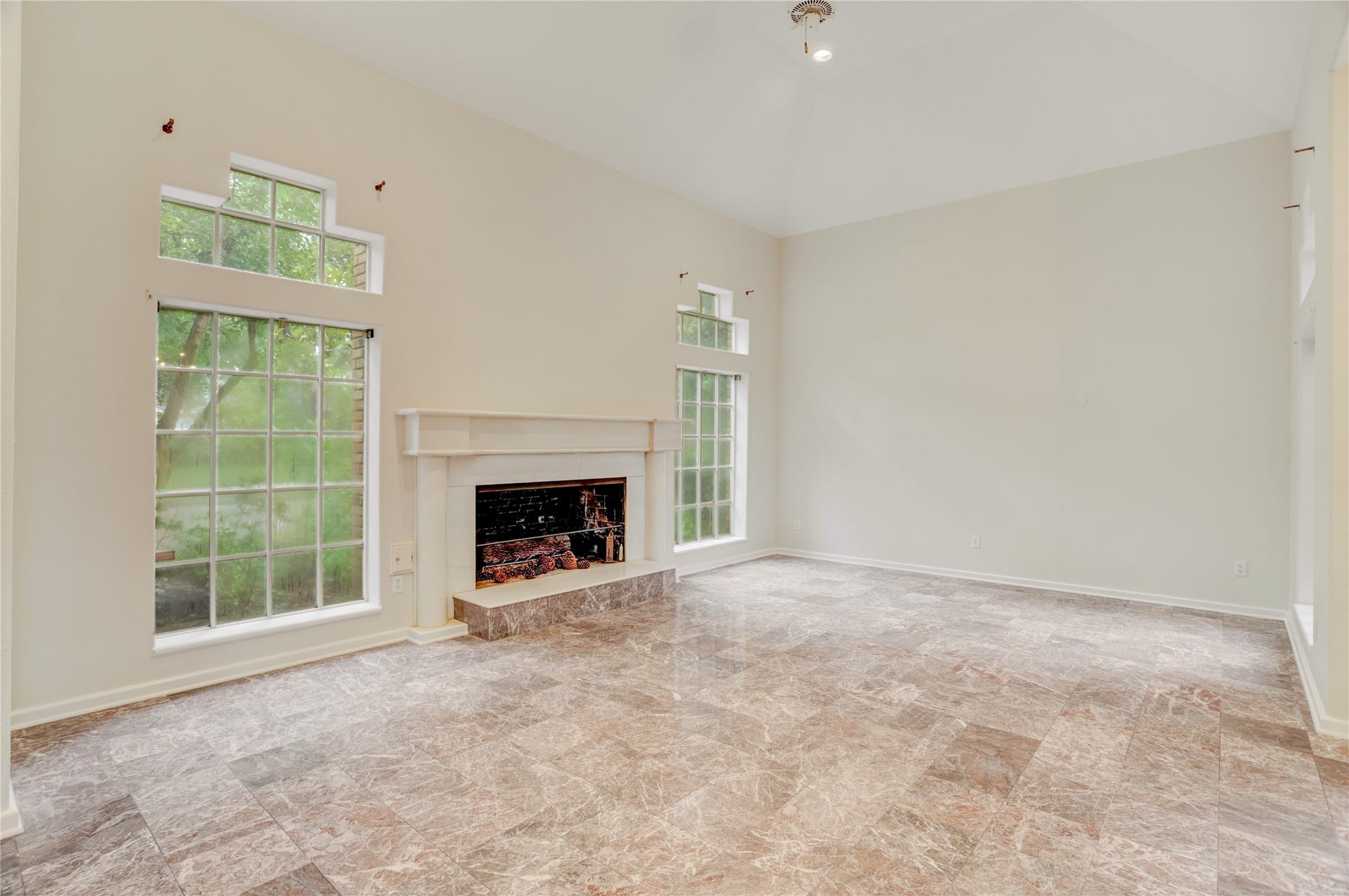3826 Colony Woods Drive, Sugar Land, TX 77479 3826 Colony Woods Drive, Sugar Land, TX 77479