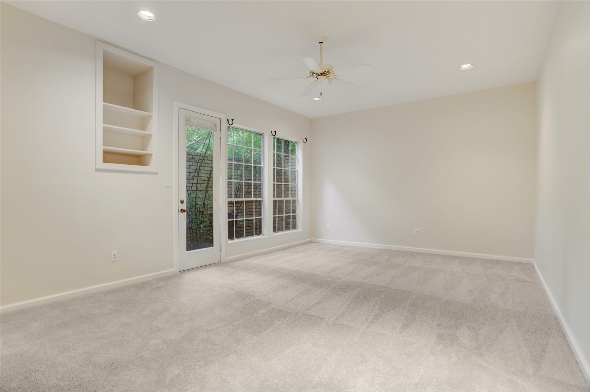 3826 Colony Woods Drive, Sugar Land, TX 77479 3826 Colony Woods Drive, Sugar Land, TX 77479