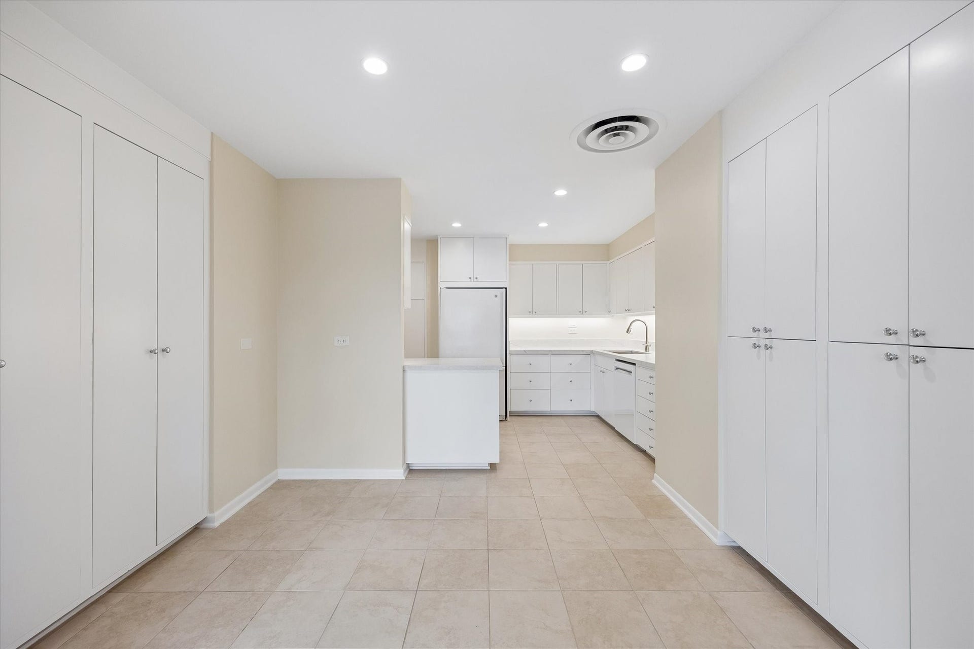 2929 Buffalo Speedway, #A303, Houston, TX 77098 Breakfast Nook (12.9 x 7.8) with custom cabinetry