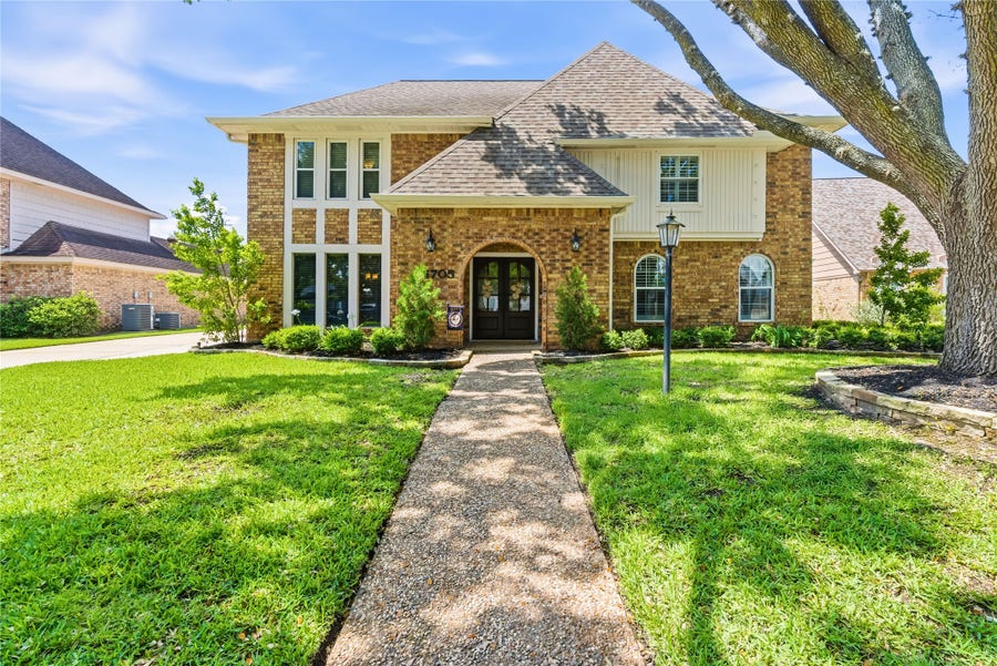 Property photo for 1705 Country Club Boulevard, Sugar Land, TX