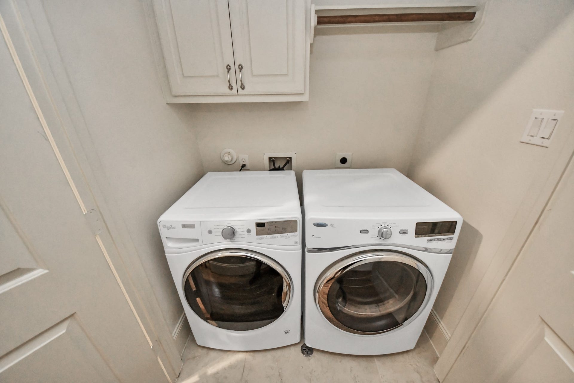 1617 W 23rd Street, Houston, TX 77008 Washer and Dryer included!