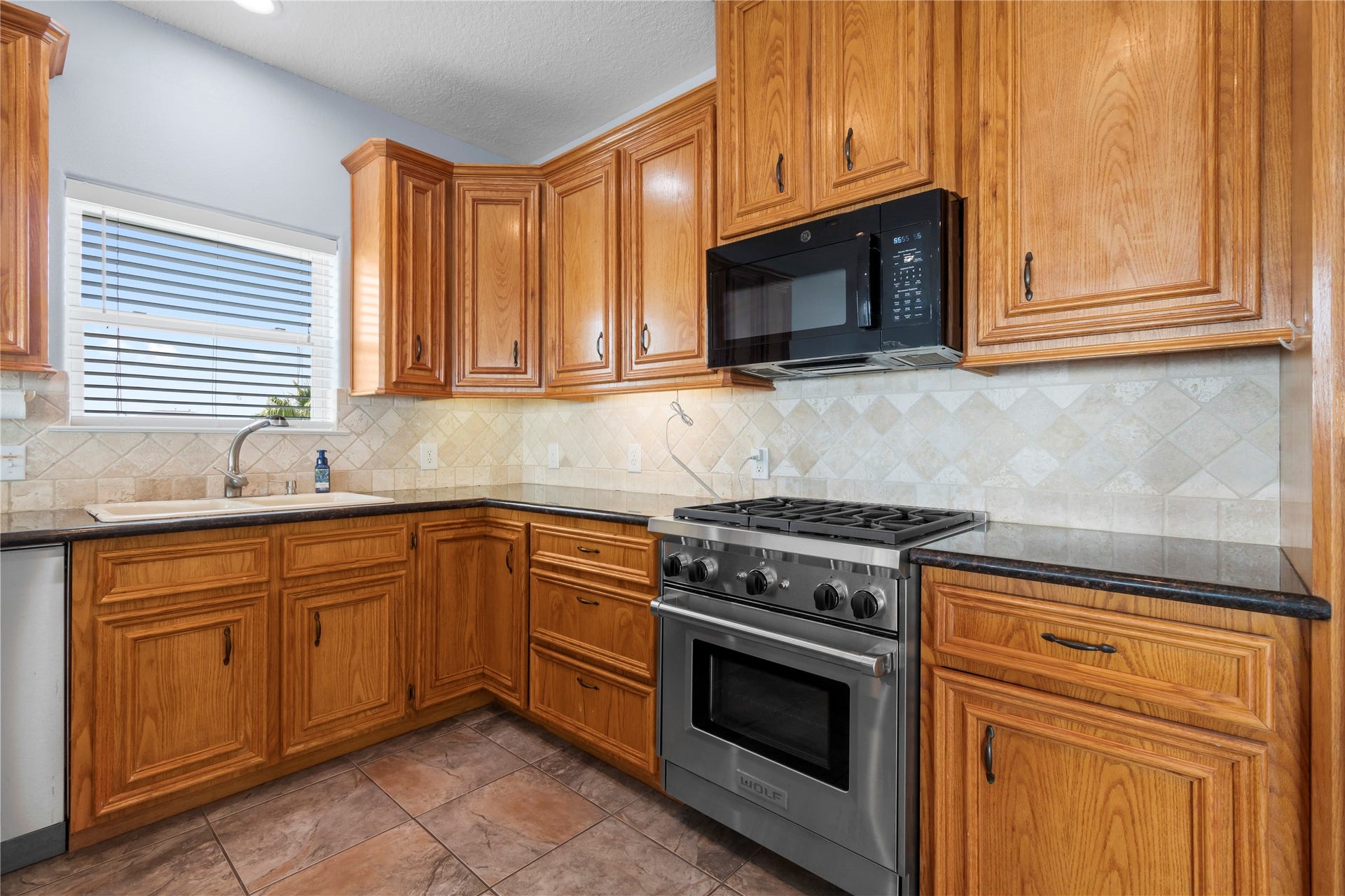 427 2nd Street, San Leon, TX 77539 427 2nd Street, San Leon, TX 77539