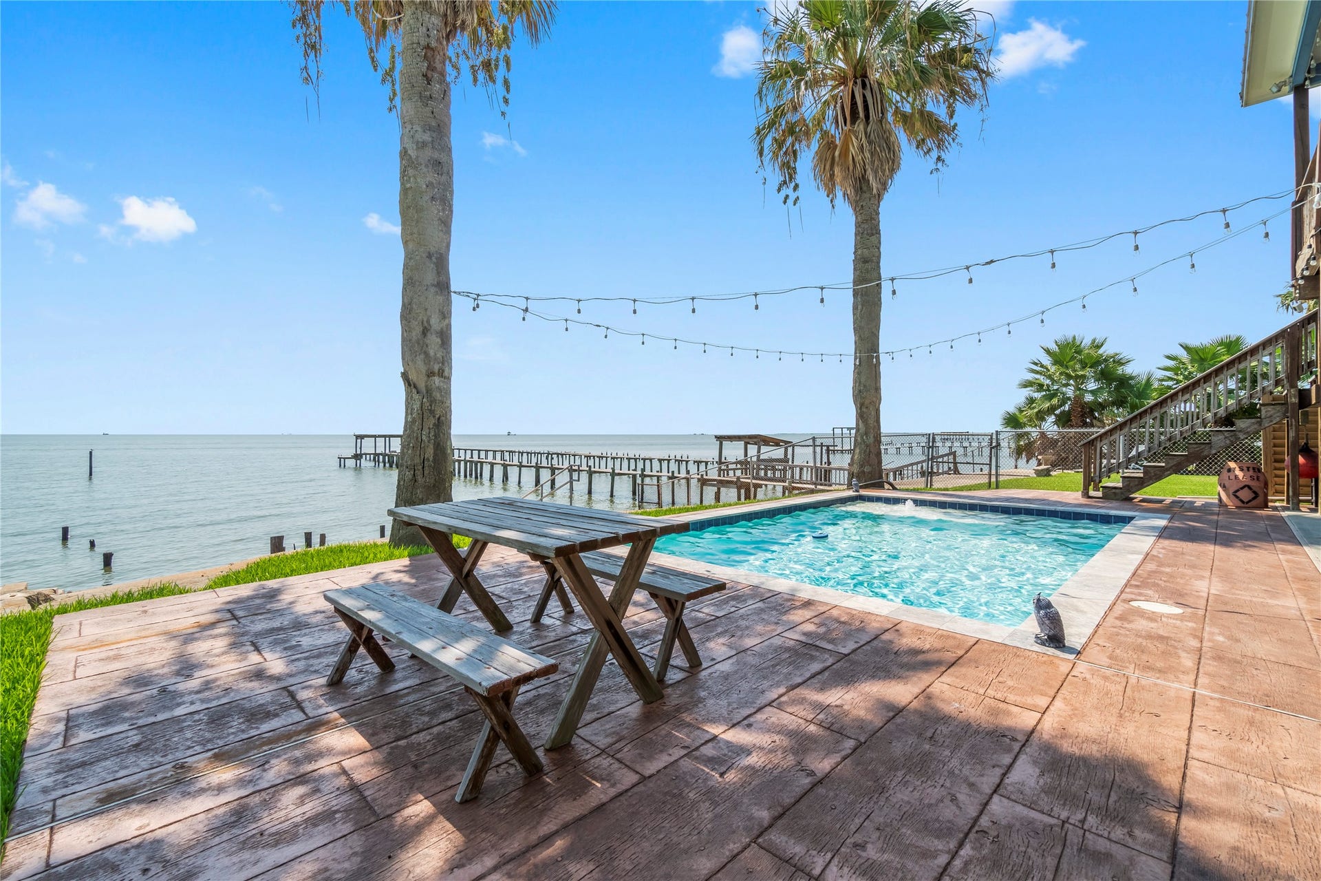 427 2nd Street, San Leon, TX 77539 427 2nd Street, San Leon, TX 77539