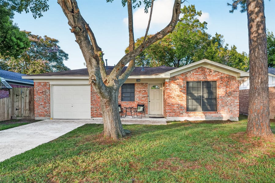 Property photo for 313 S Carroll Street, La Porte, TX