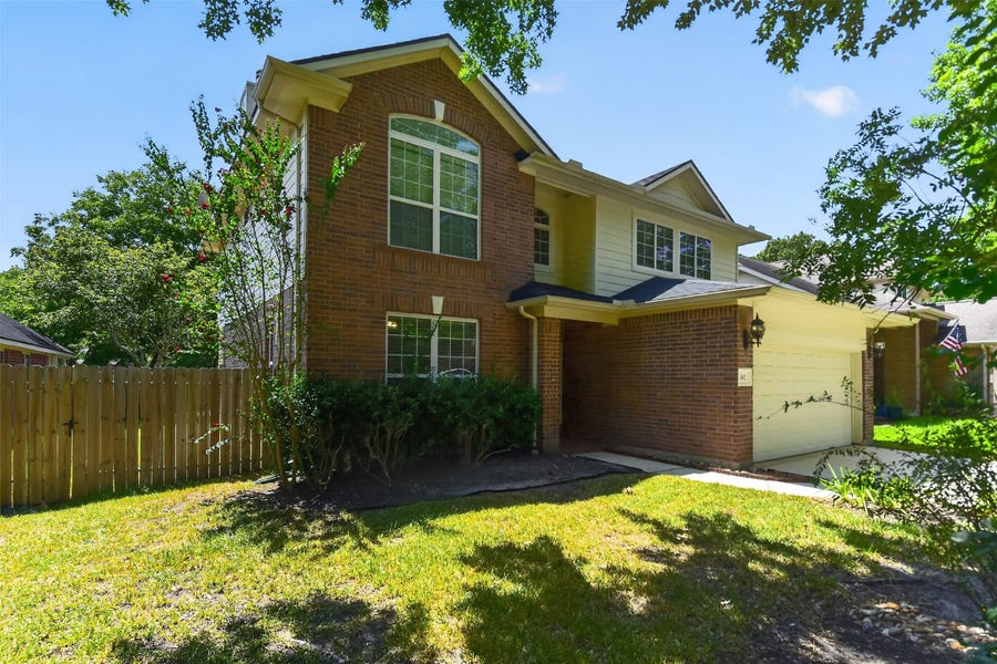 Property photo for 102 N Queenscliff Circle, Spring, TX
