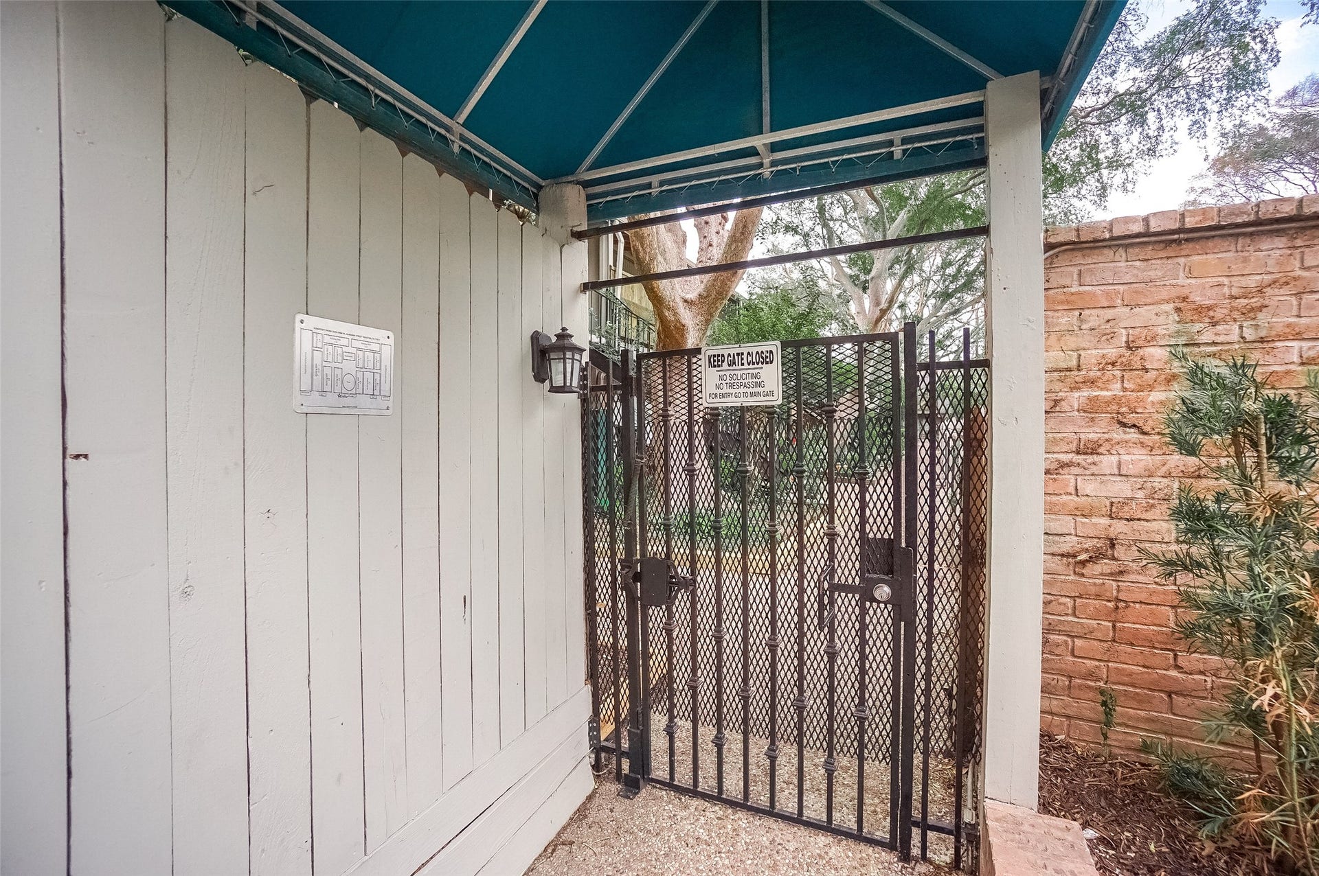 3942 W Alabama Street, #8, Houston, TX 77027 Secured entrance