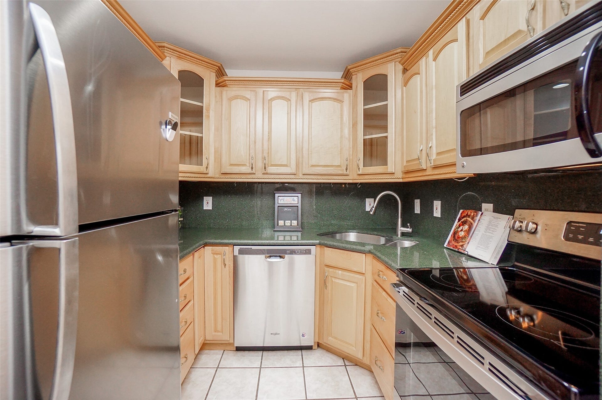3942 W Alabama Street, #8, Houston, TX 77027 Kitchen with stainless appliances.