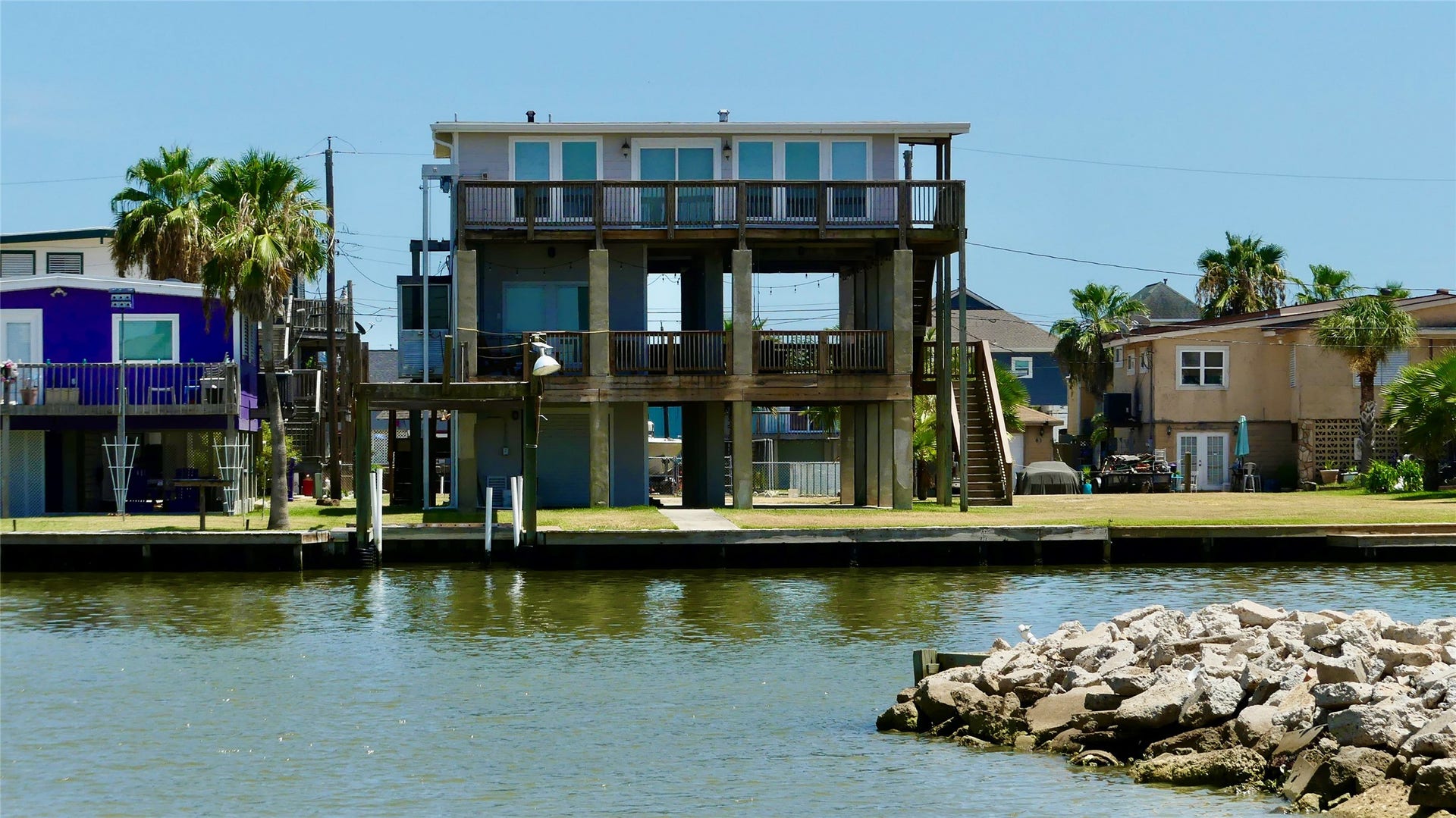 58 Lakeside Drive, Hitchcock, TX 77563 Waterside view