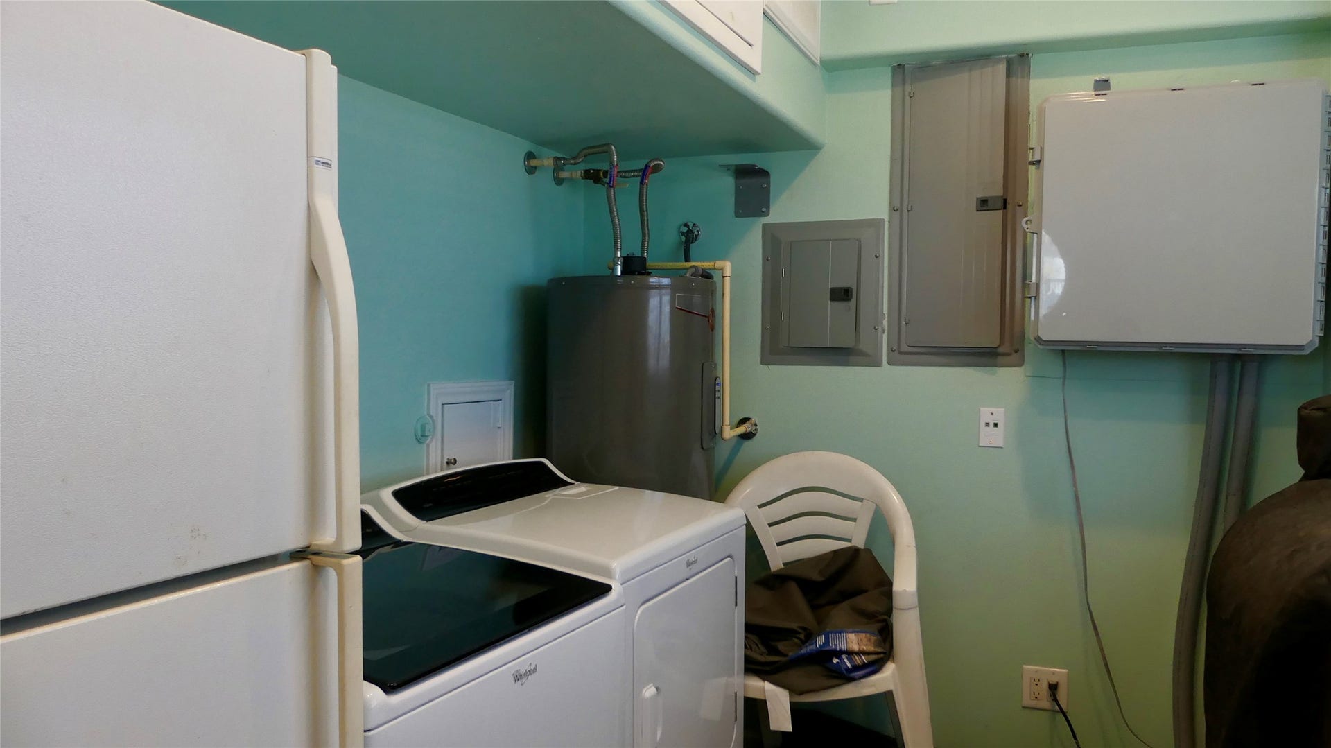 58 Lakeside Drive, Hitchcock, TX 77563 Utility room on 2nd level