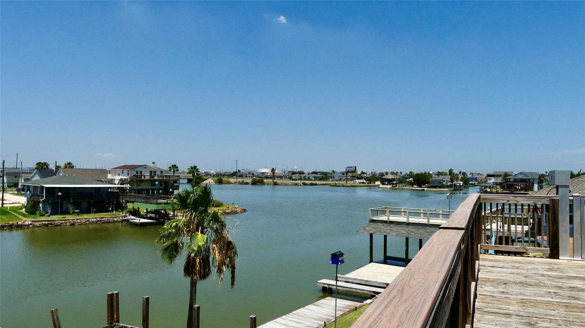 58 Lakeside Drive, Hitchcock, TX 77563 Gorgeous water views!