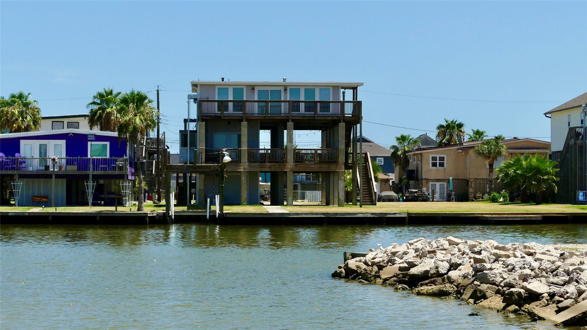58 Lakeside Drive, Hitchcock, TX 77563 Waterside view
