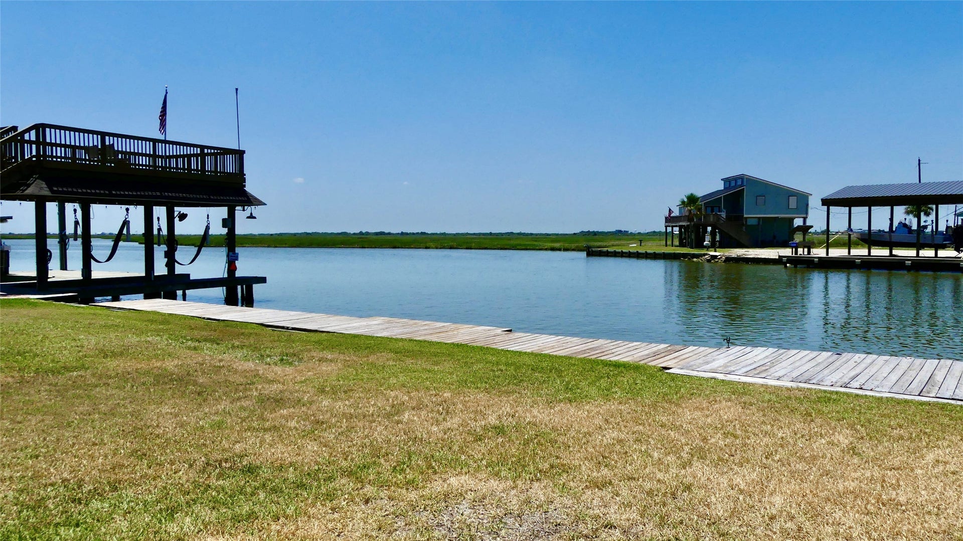 58 Lakeside Drive, Hitchcock, TX 77563 Large waterfront lot!