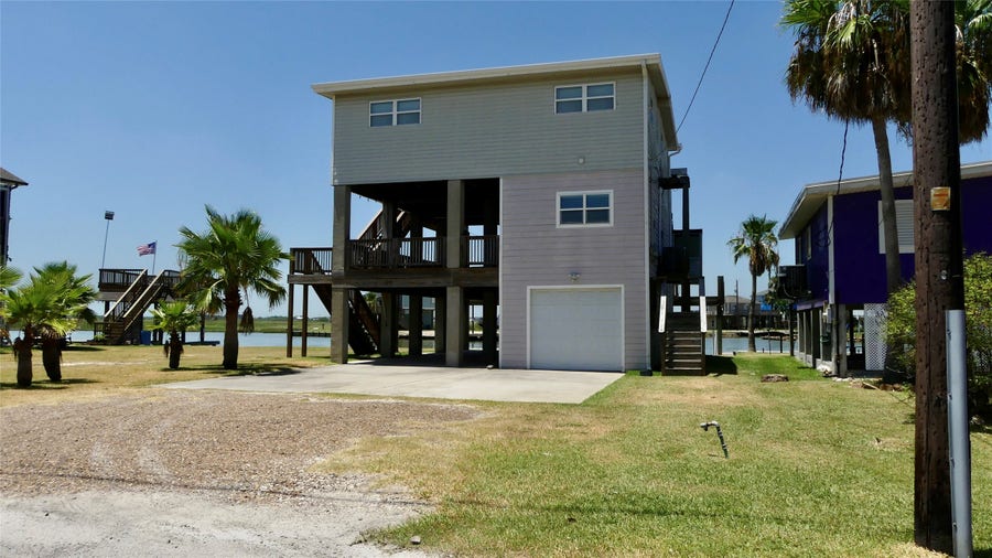 Property photo for 58 Lakeside Drive, Hitchcock, TX