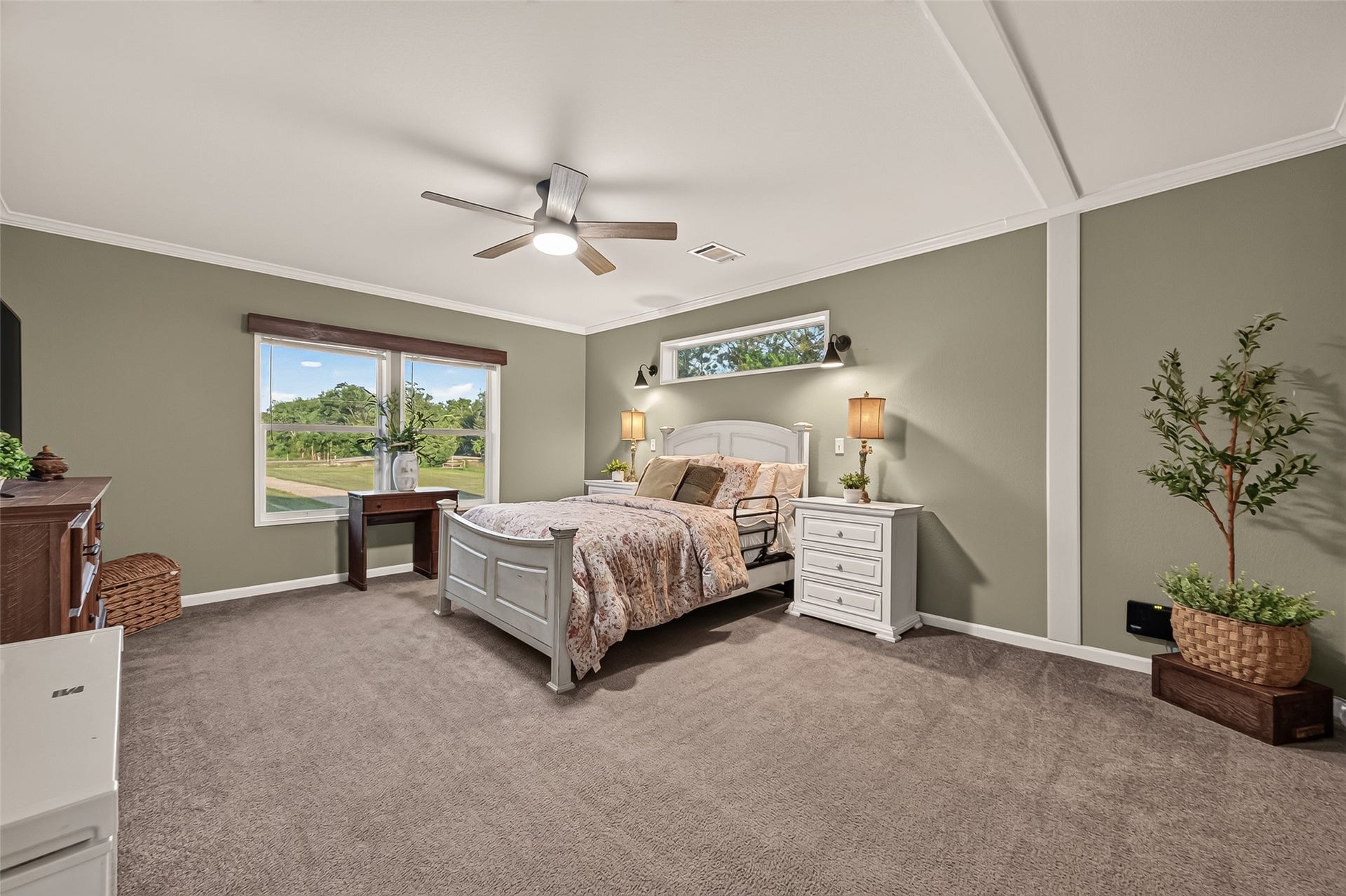 5210 Beaver Road, Santa Fe, TX 77517 Secondary primary bedroom