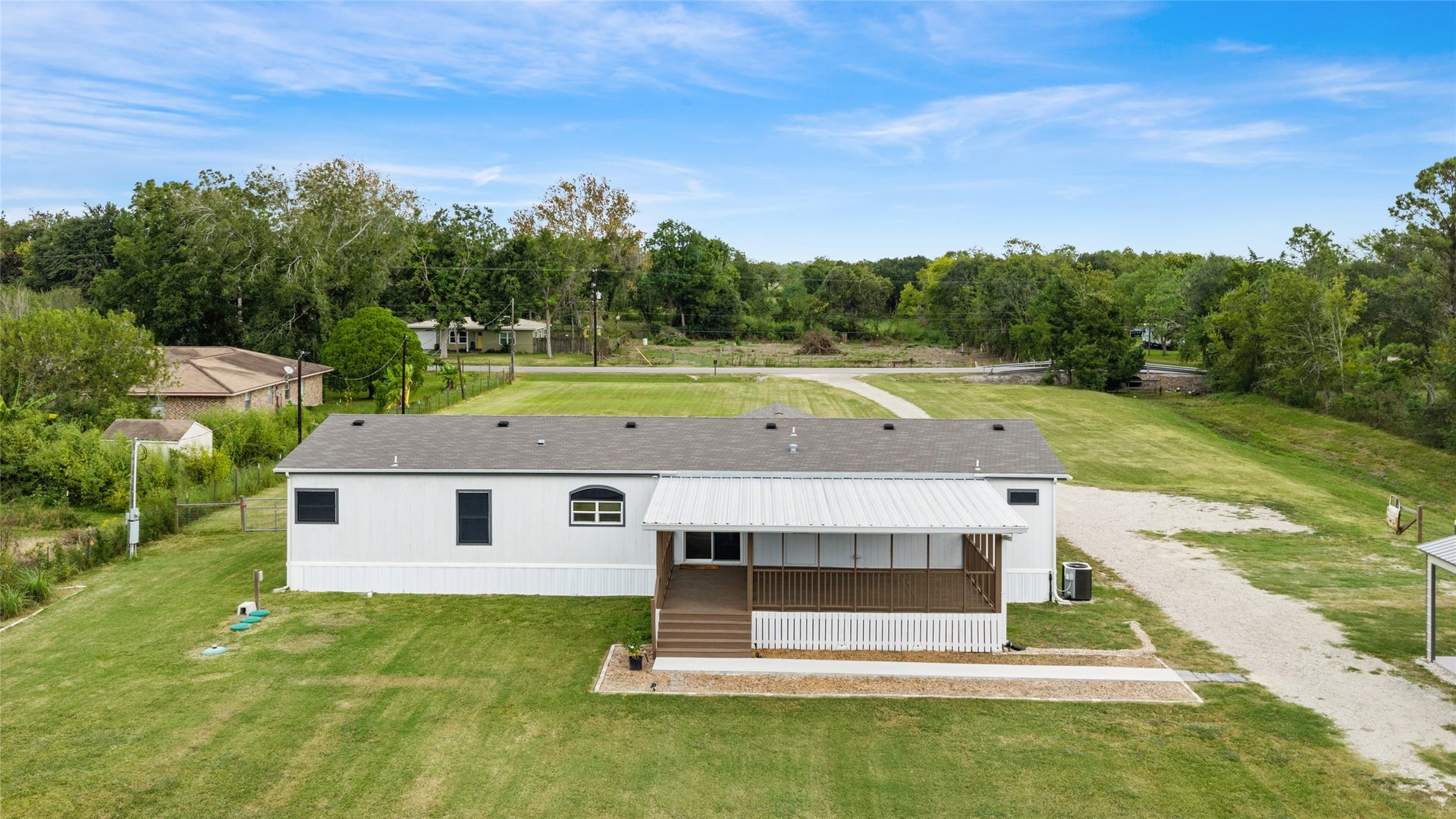 5210 Beaver Road, Santa Fe, TX 77517 5210 Beaver Road, Santa Fe, TX 77517