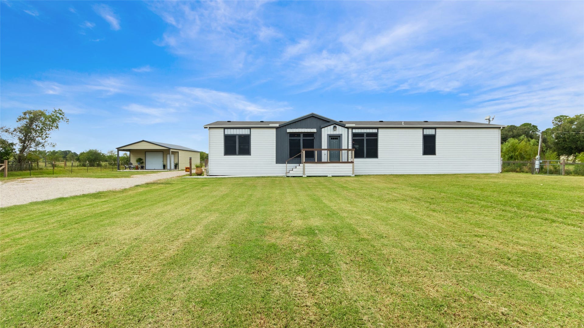 5210 Beaver Road, Santa Fe, TX 77517 5210 Beaver Road, Santa Fe, TX 77517