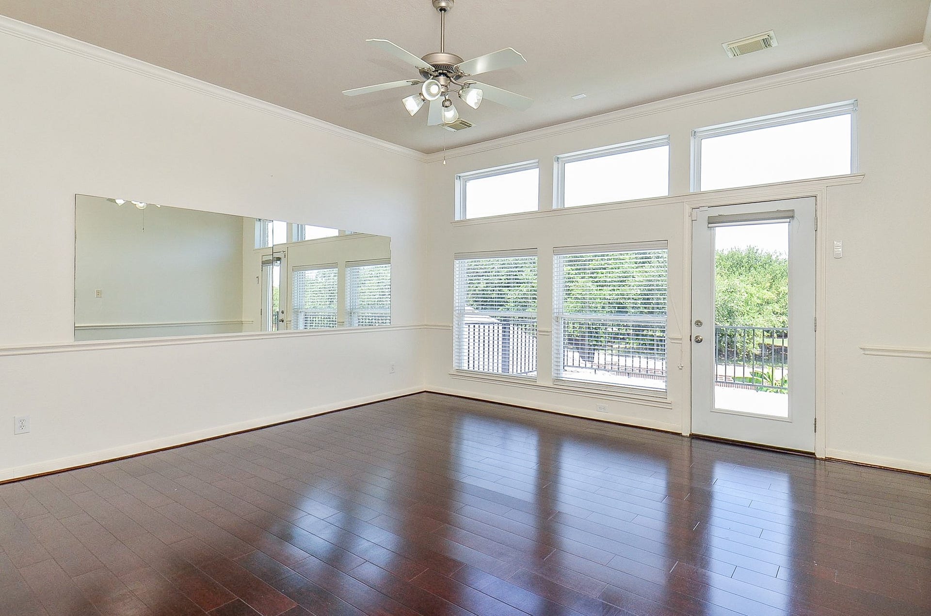 723 Overdell Drive, Sugar Land, TX 77479 723 Overdell Drive, Sugar Land, TX 77479