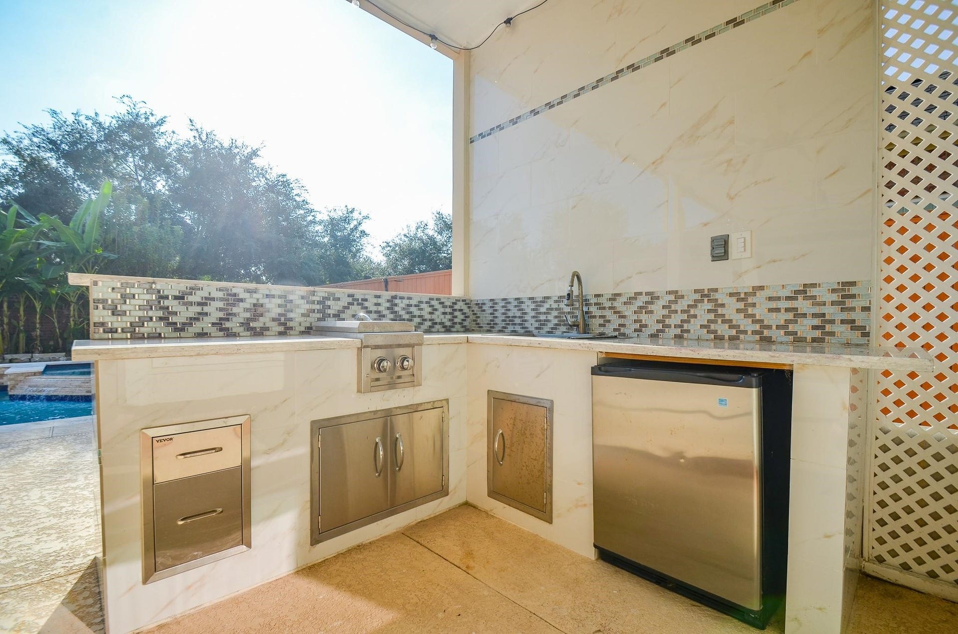 723 Overdell Drive, Sugar Land, TX 77479 723 Overdell Drive, Sugar Land, TX 77479