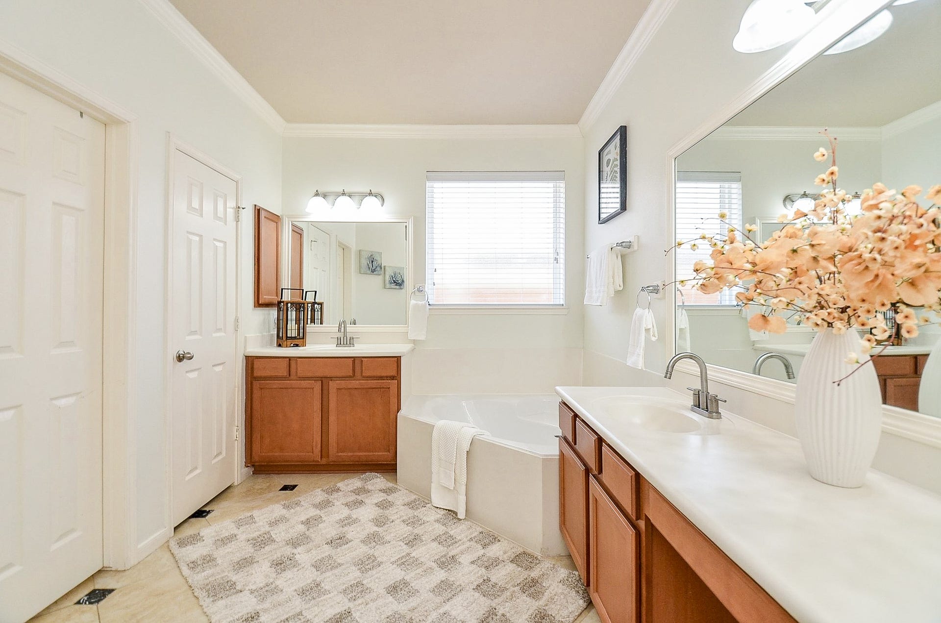 723 Overdell Drive, Sugar Land, TX 77479 723 Overdell Drive, Sugar Land, TX 77479