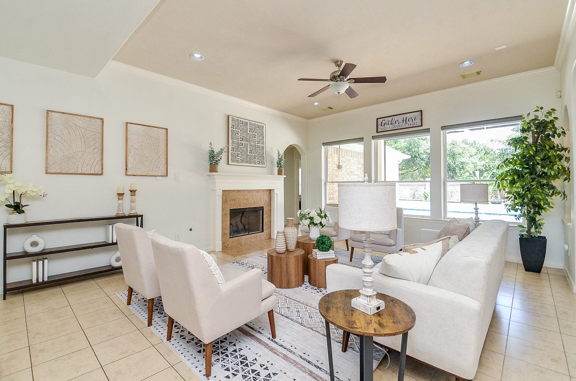723 Overdell Drive, Sugar Land, TX 77479 723 Overdell Drive, Sugar Land, TX 77479