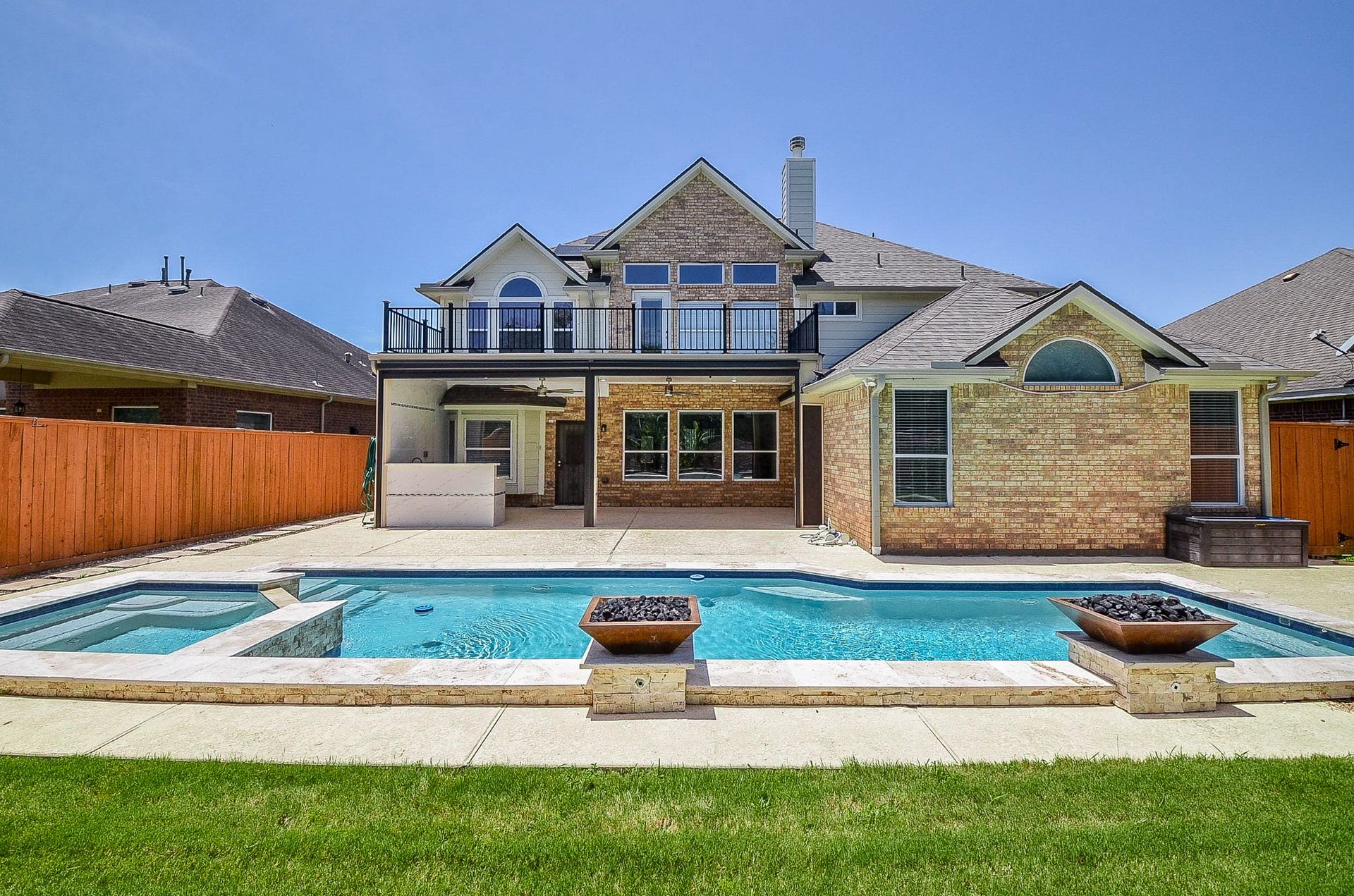 723 Overdell Drive, Sugar Land, TX 77479 723 Overdell Drive, Sugar Land, TX 77479