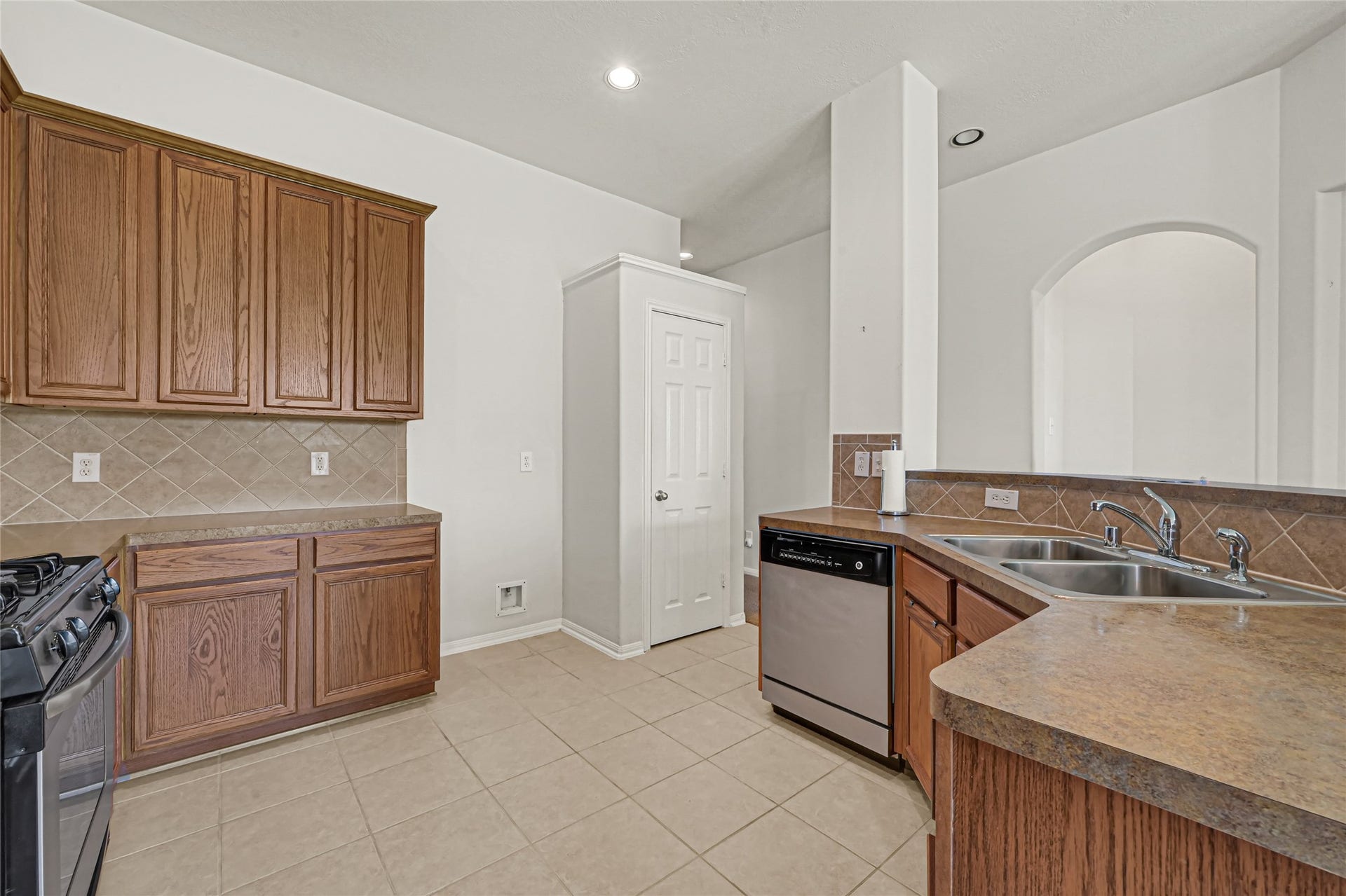 8215 Kerrington Glen Drive, Cypress, TX 77433 8215 Kerrington Glen Drive, Cypress, TX 77433