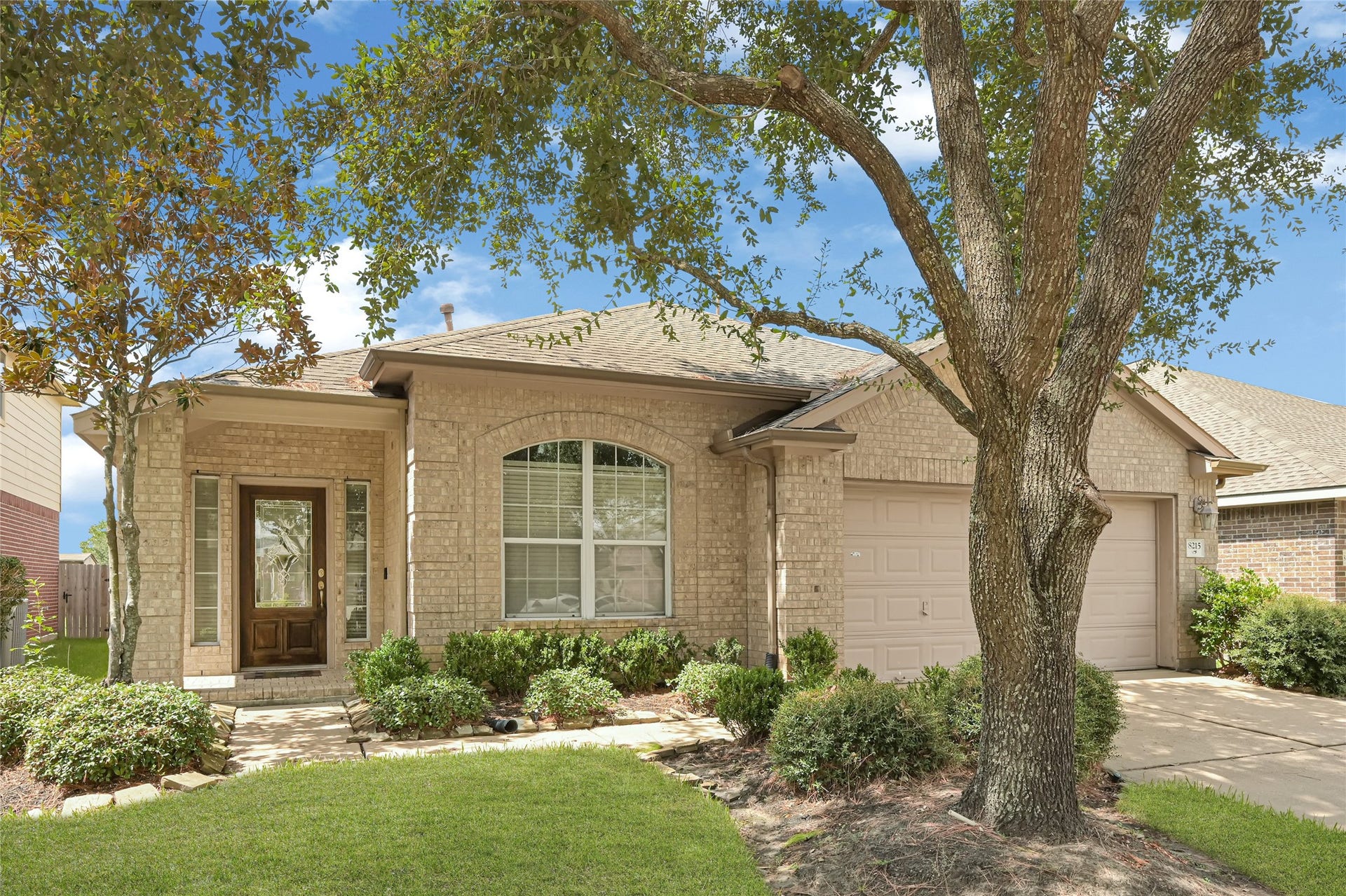 8215 Kerrington Glen Drive, Cypress, TX 77433 8215 Kerrington Glen Drive, Cypress, TX 77433