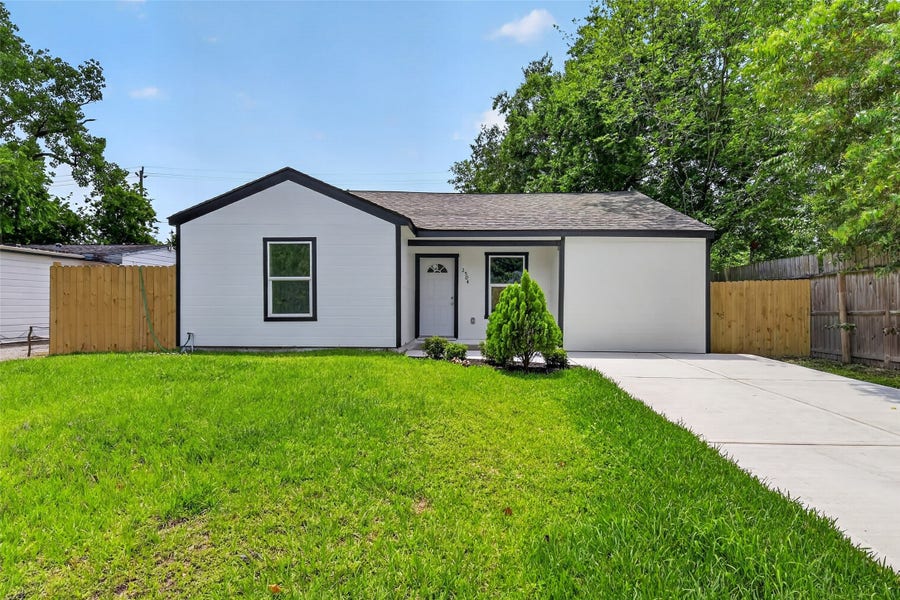 Property photo for 2504 Windsor Lane, Pasadena, TX