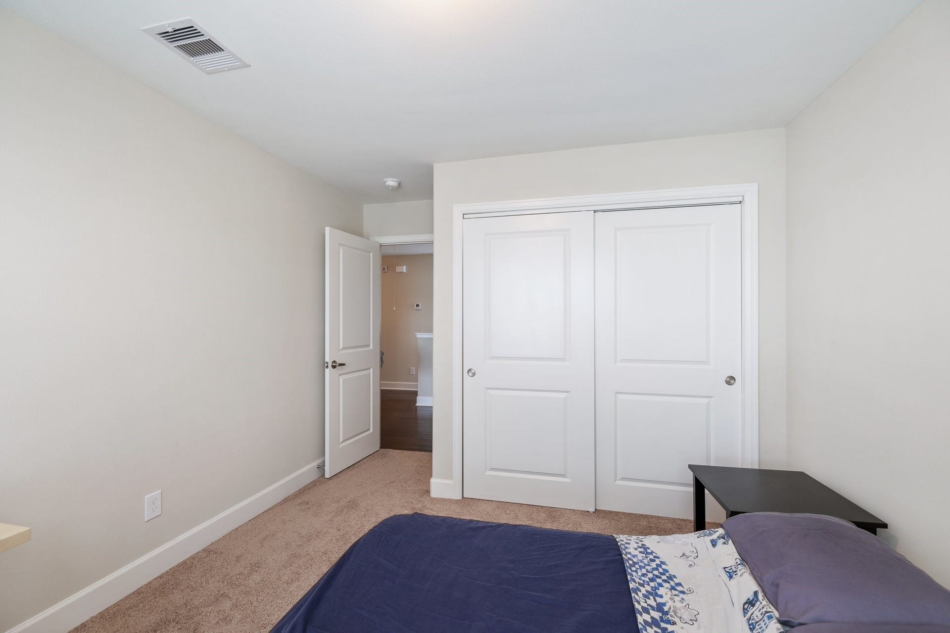 4206 Darter Street, Houston, TX 77009 Lots of closet space!