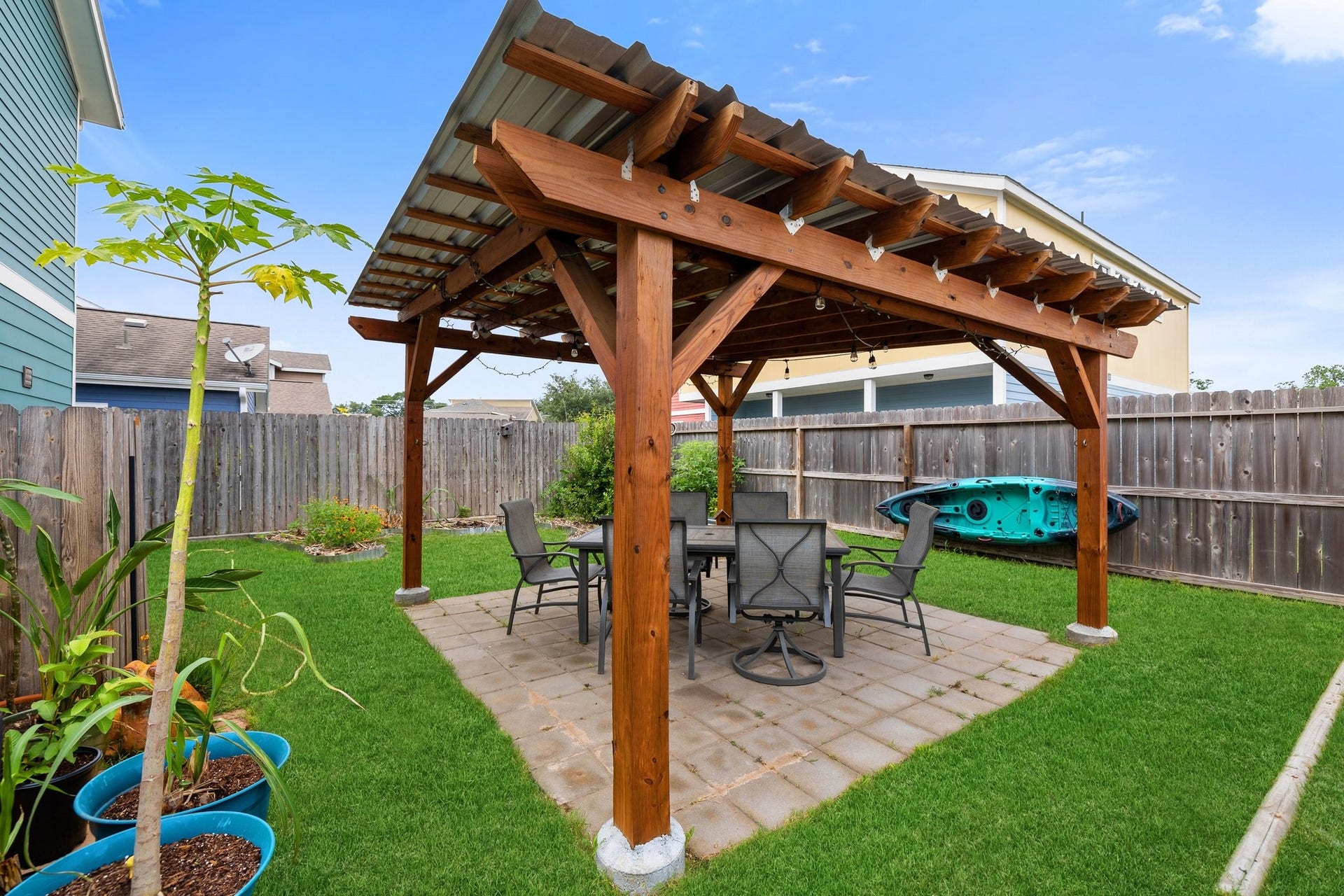 4206 Darter Street, Houston, TX 77009 Escape from the heat under this custom built pergola.