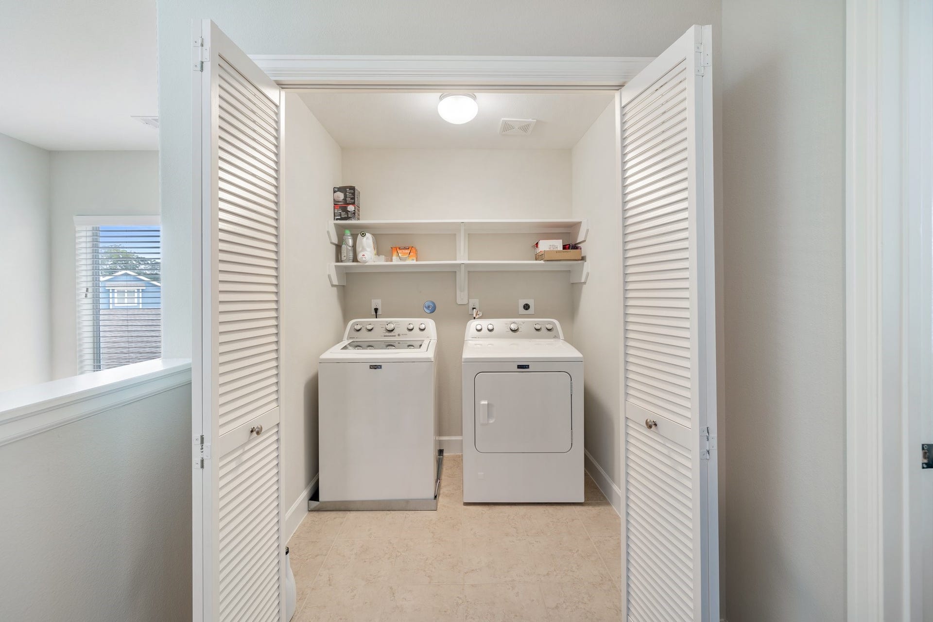4206 Darter Street, Houston, TX 77009 Laundry room located on the second floor. Washer and Dryer included.