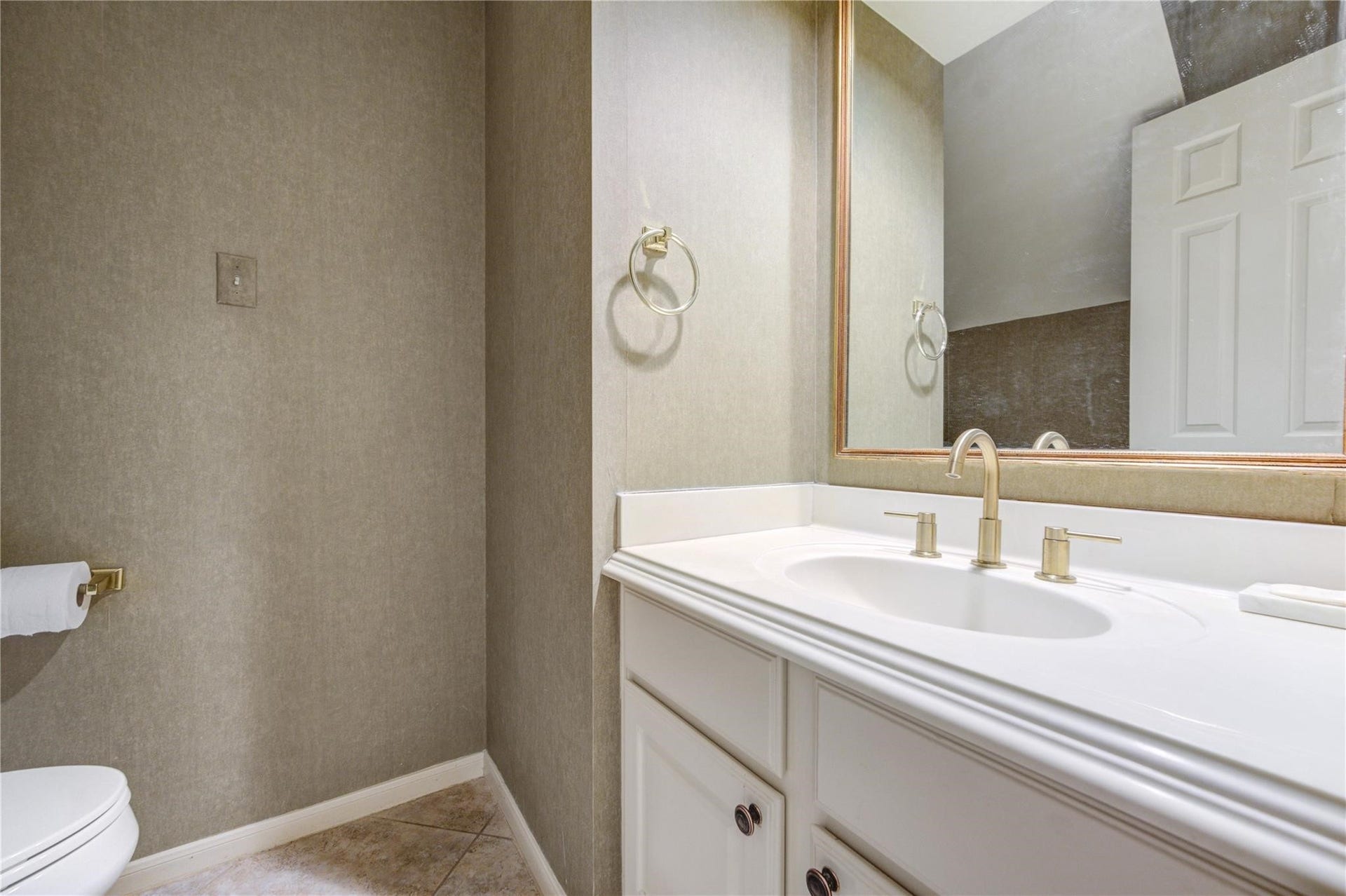 3911 Fawn Nest Trail, Sugar Land, TX 77479 3911 Fawn Nest Trail, Sugar Land, TX 77479