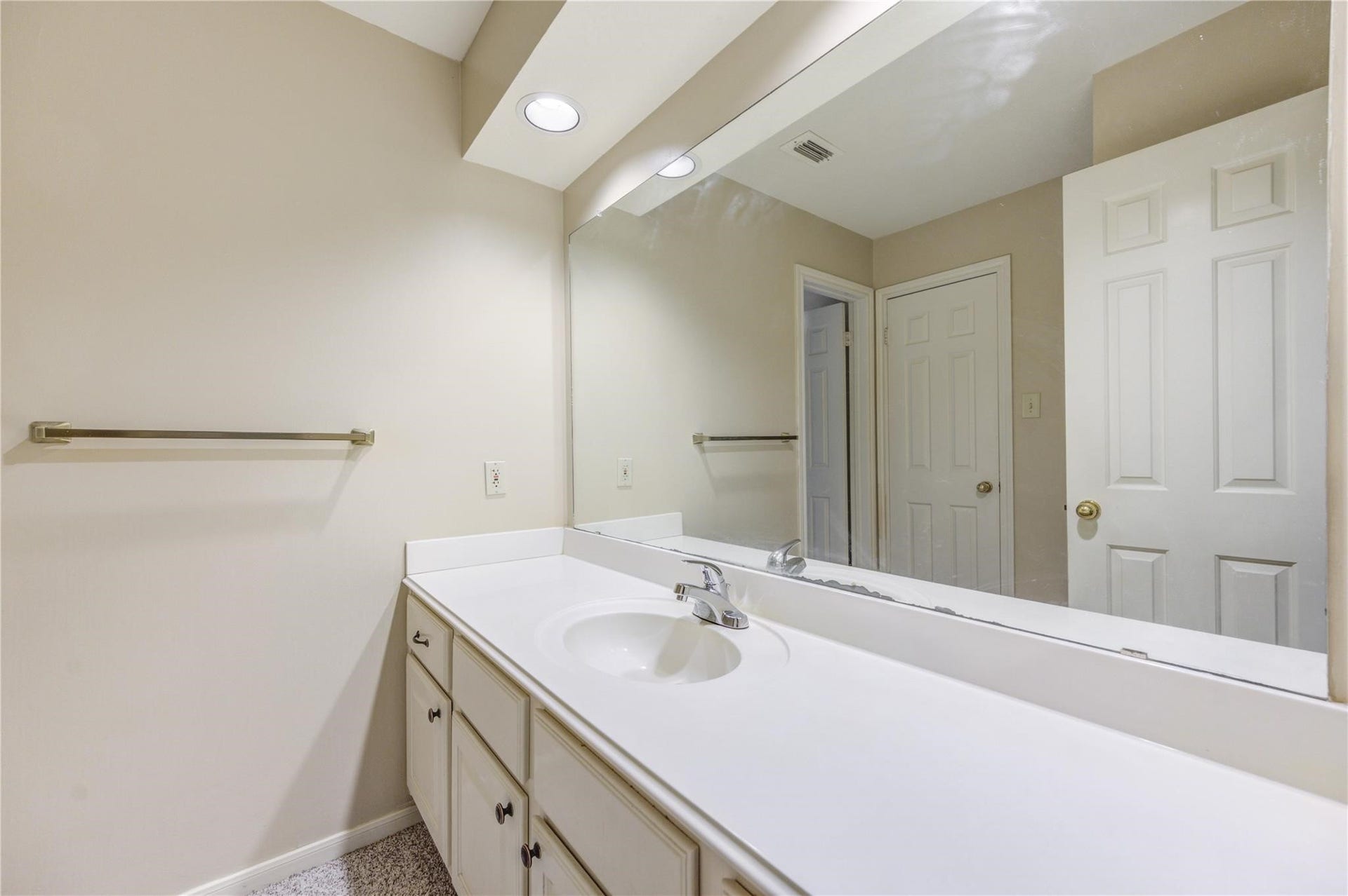 3911 Fawn Nest Trail, Sugar Land, TX 77479 3911 Fawn Nest Trail, Sugar Land, TX 77479