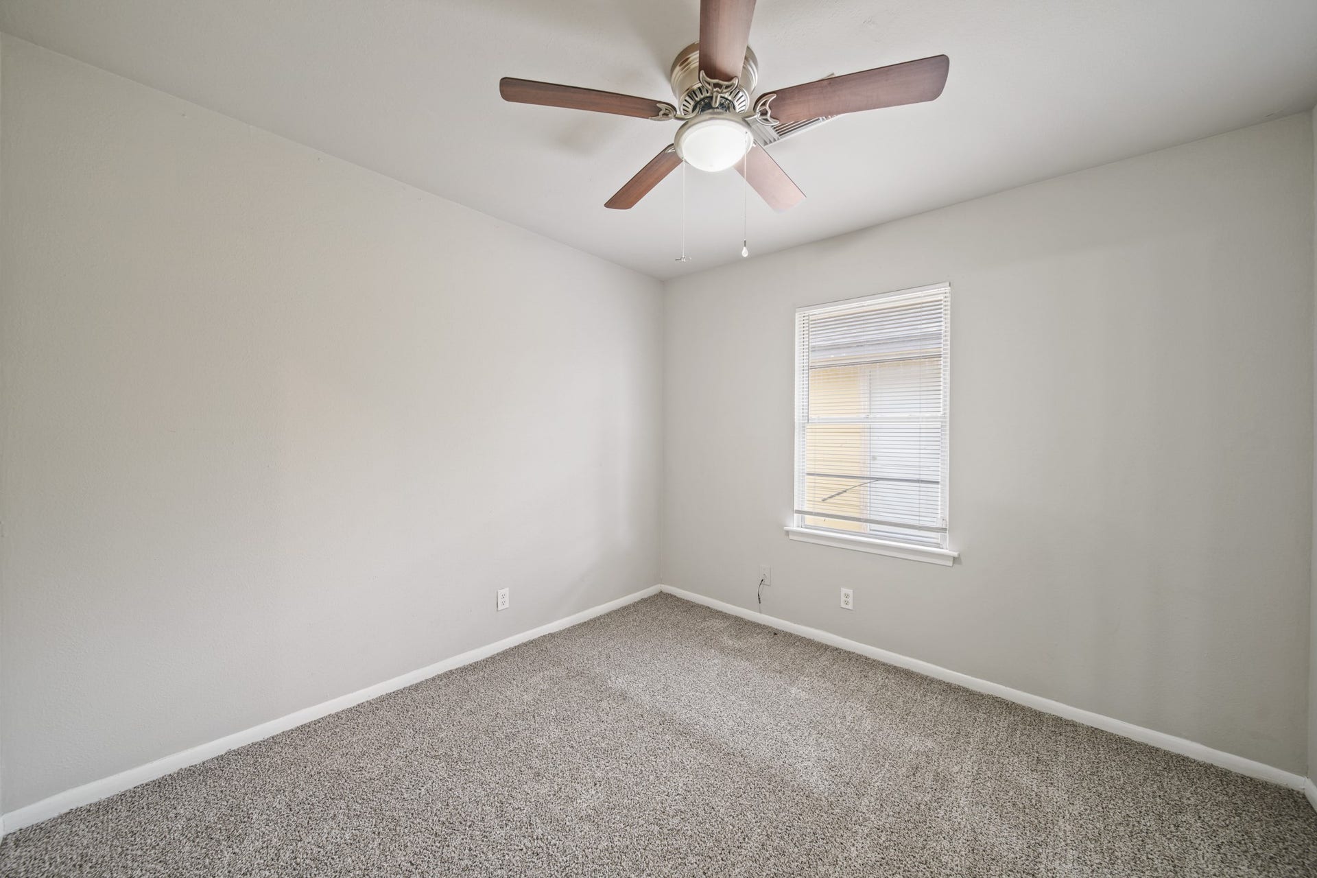 5639 Tiffany Drive, Houston, TX 77085 5639 Tiffany Drive, Houston, TX 77085
