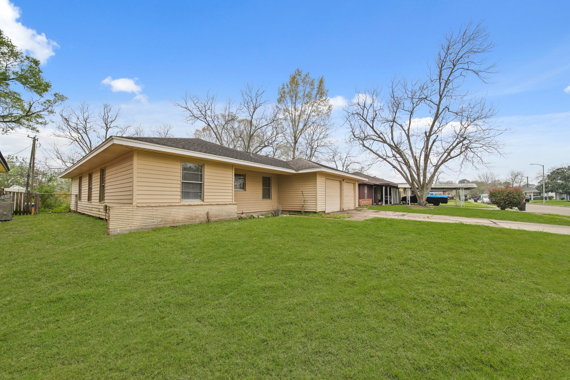 5639 Tiffany Drive, Houston, TX 77085 5639 Tiffany Drive, Houston, TX 77085
