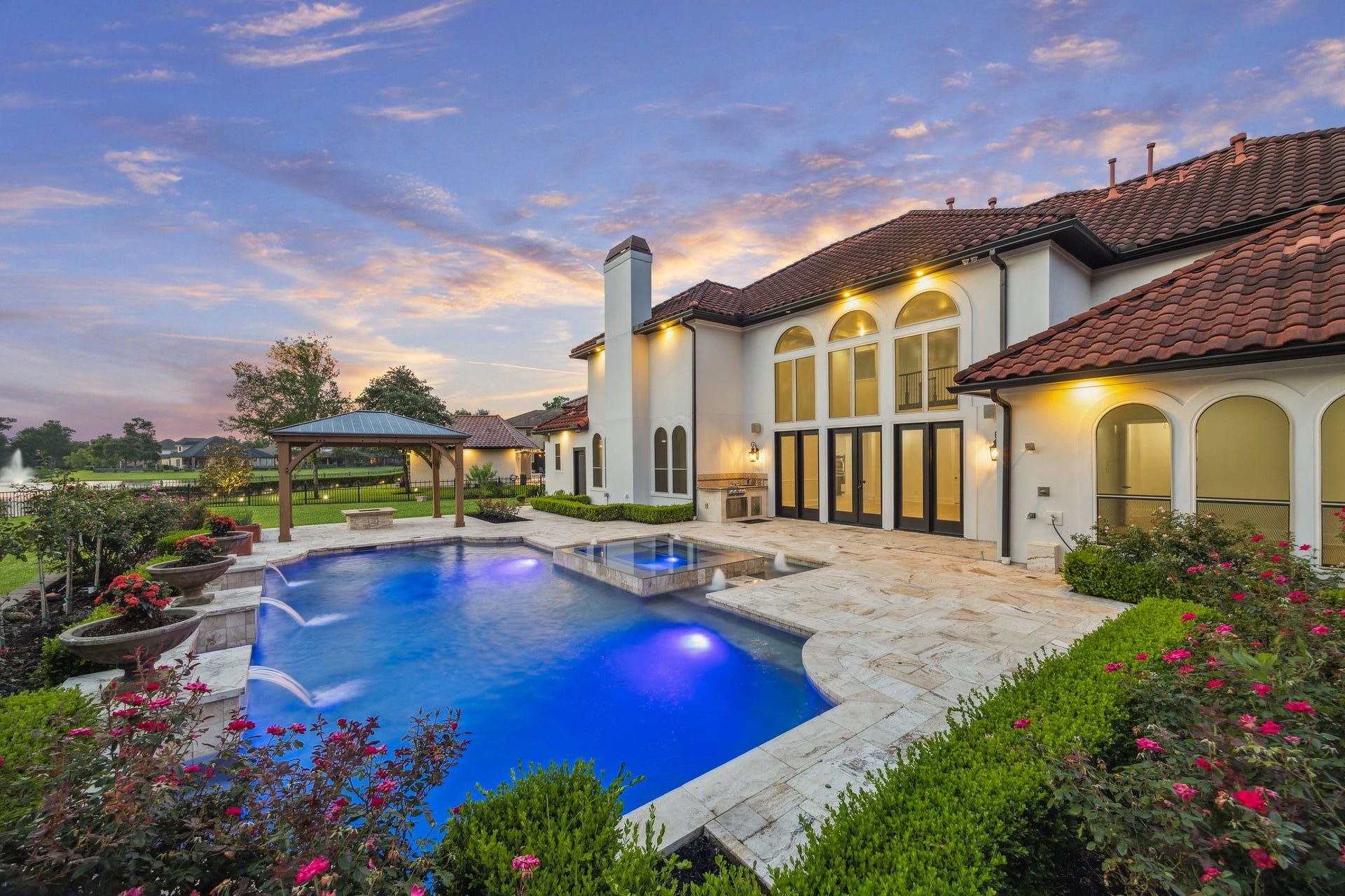 19 Sanctuary Trail, Missouri City, TX 77459 The Aida Younis Team presents 19 Sanctuary Trail in Sienna!