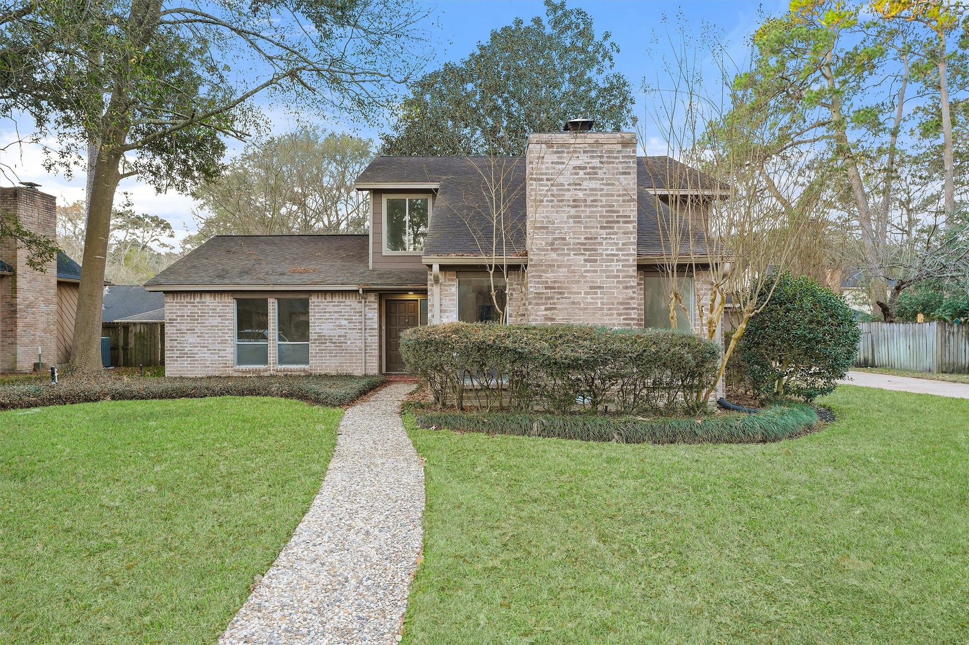 3622 Highland Lakes Drive, Humble, TX 77339 Welcome to 3622 Highland Lakes! This is the front view of your new home with a welcoming walk way