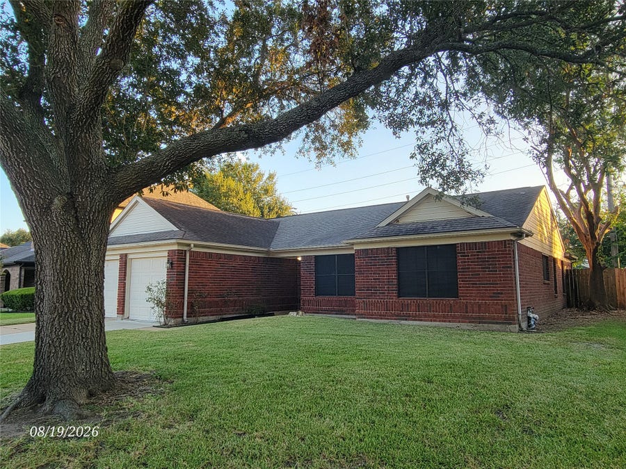 Property photo for 2814 Cumberland Drive, Missouri City, TX