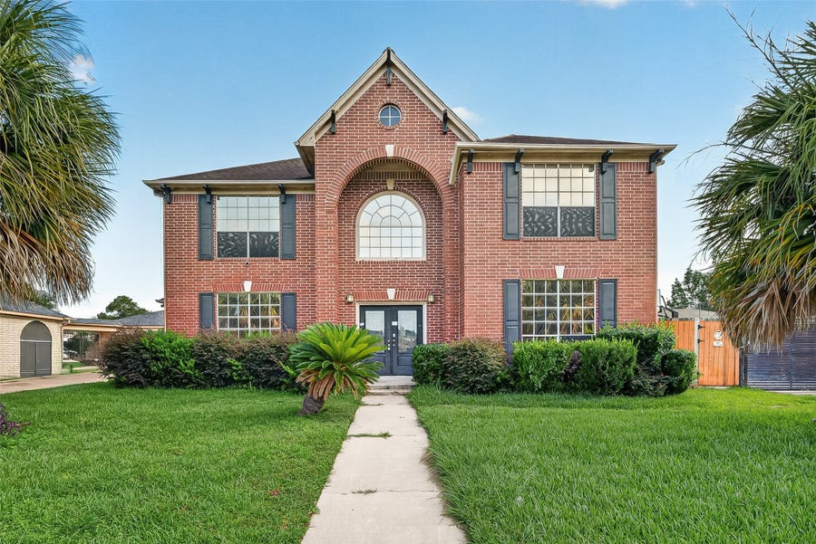 Property photo for 8102 Ashley Circle Drive N, Houston, TX
