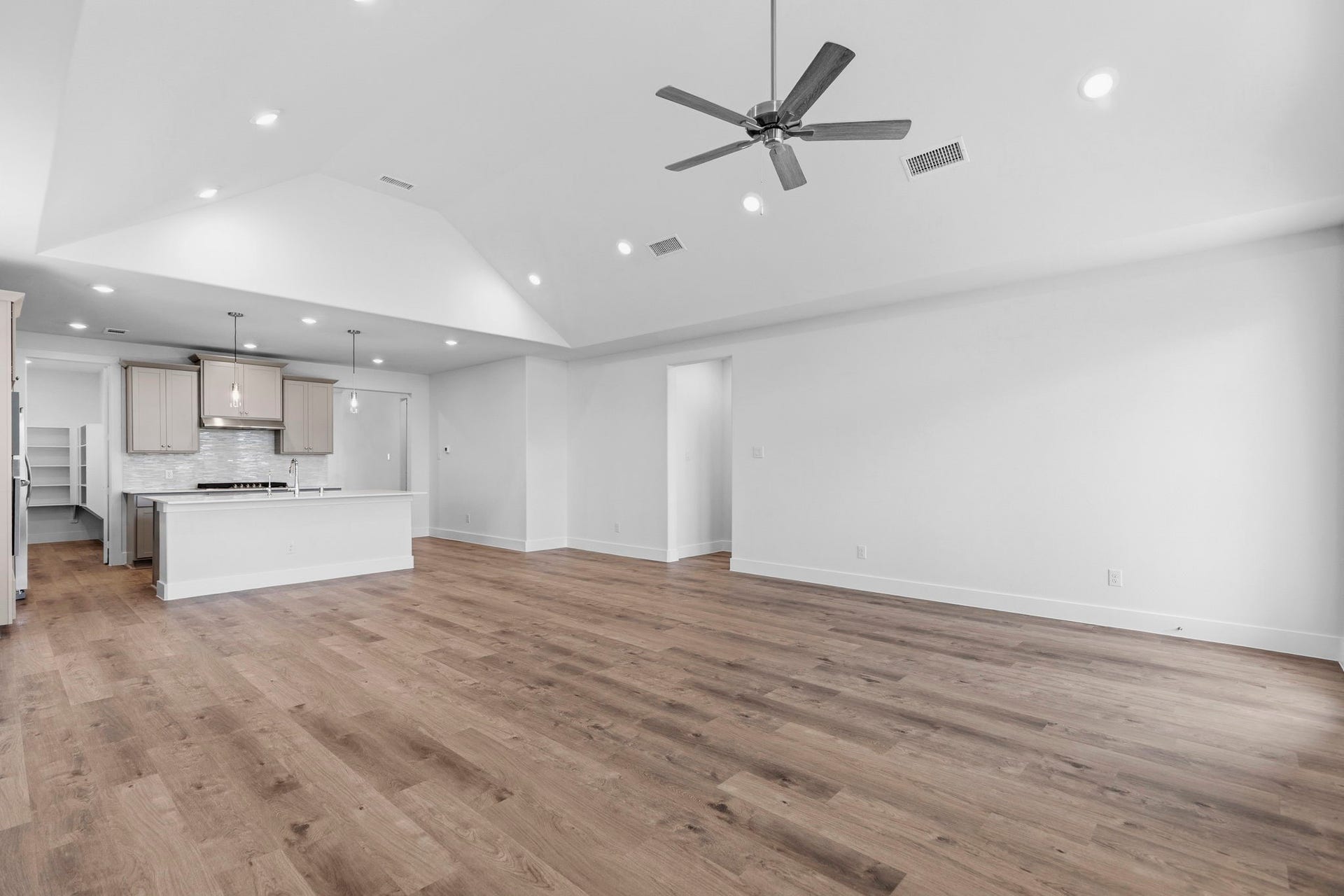 813 Green Ash Way, Waller, TX 77484