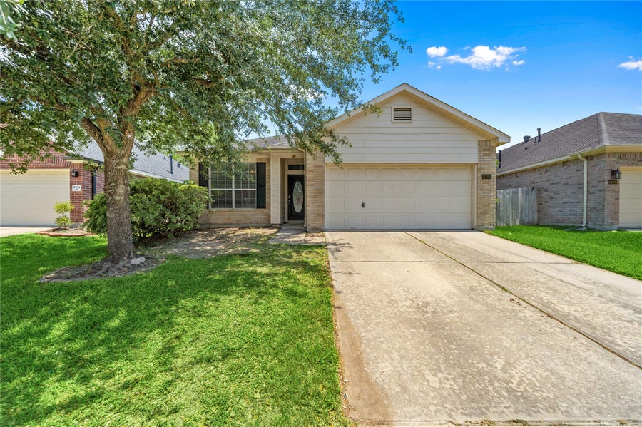 Property photo for 10010 Deer Track Court, Houston, TX