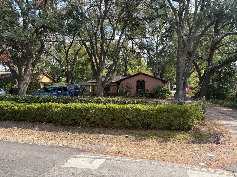 Property photo for 1636 Crestdale Drive, Houston, TX