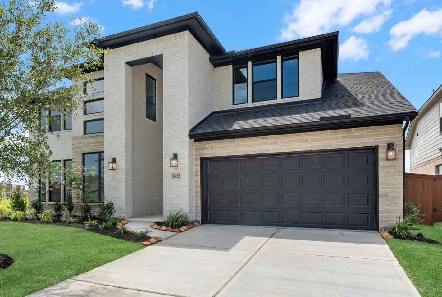8922 Acropolis Lane, Manvel, TX 77578 Move in Ready. Westin Homes *New Construction* Collins plan. Grass is digitally enhanced.
